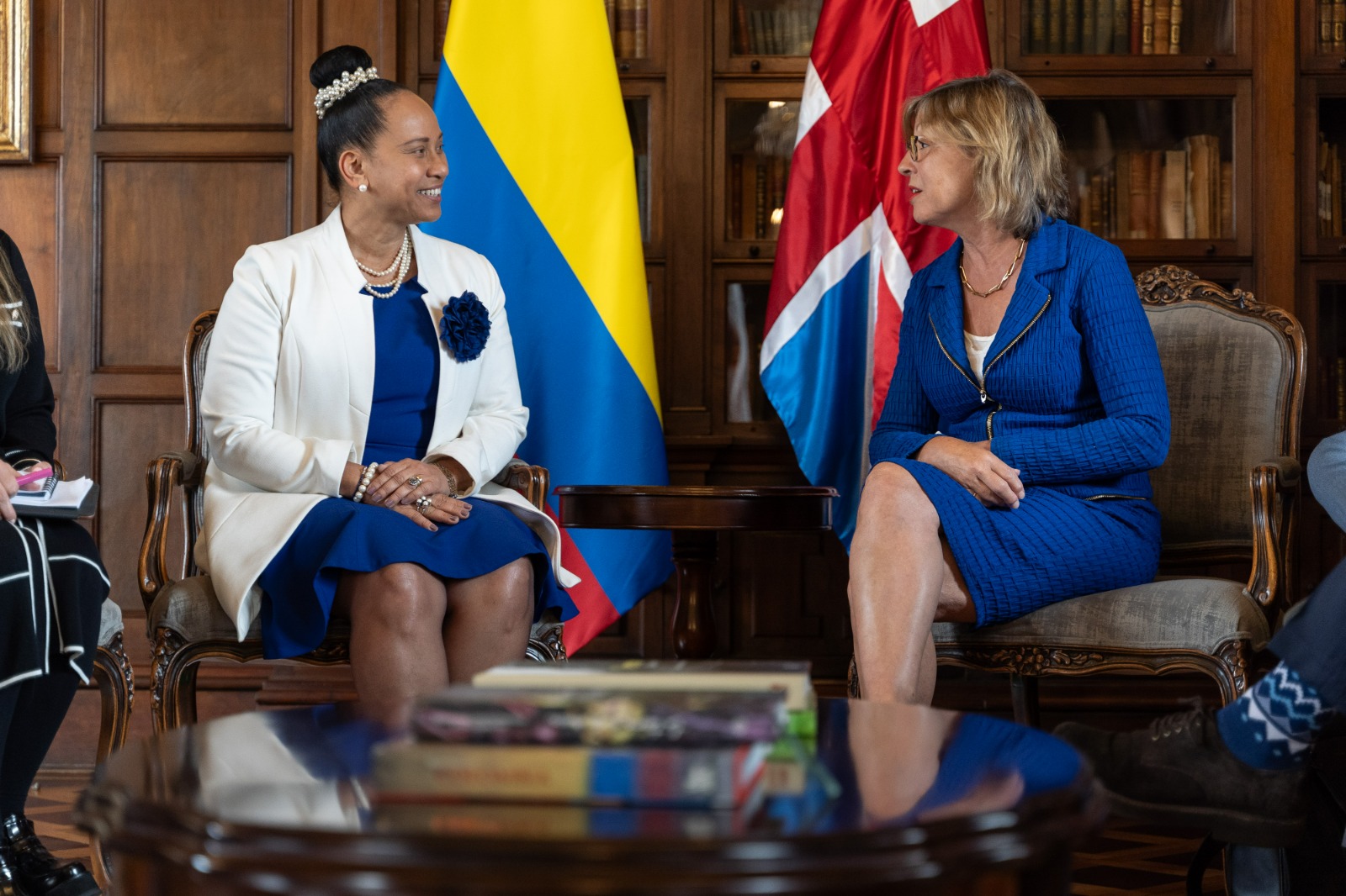 Viceministra Elizabeth Taylor y la subsecretaria de Estado del Reino Unido para Asuntos Marinos y Regulación Ambiental destacan su alianza por los océanos 