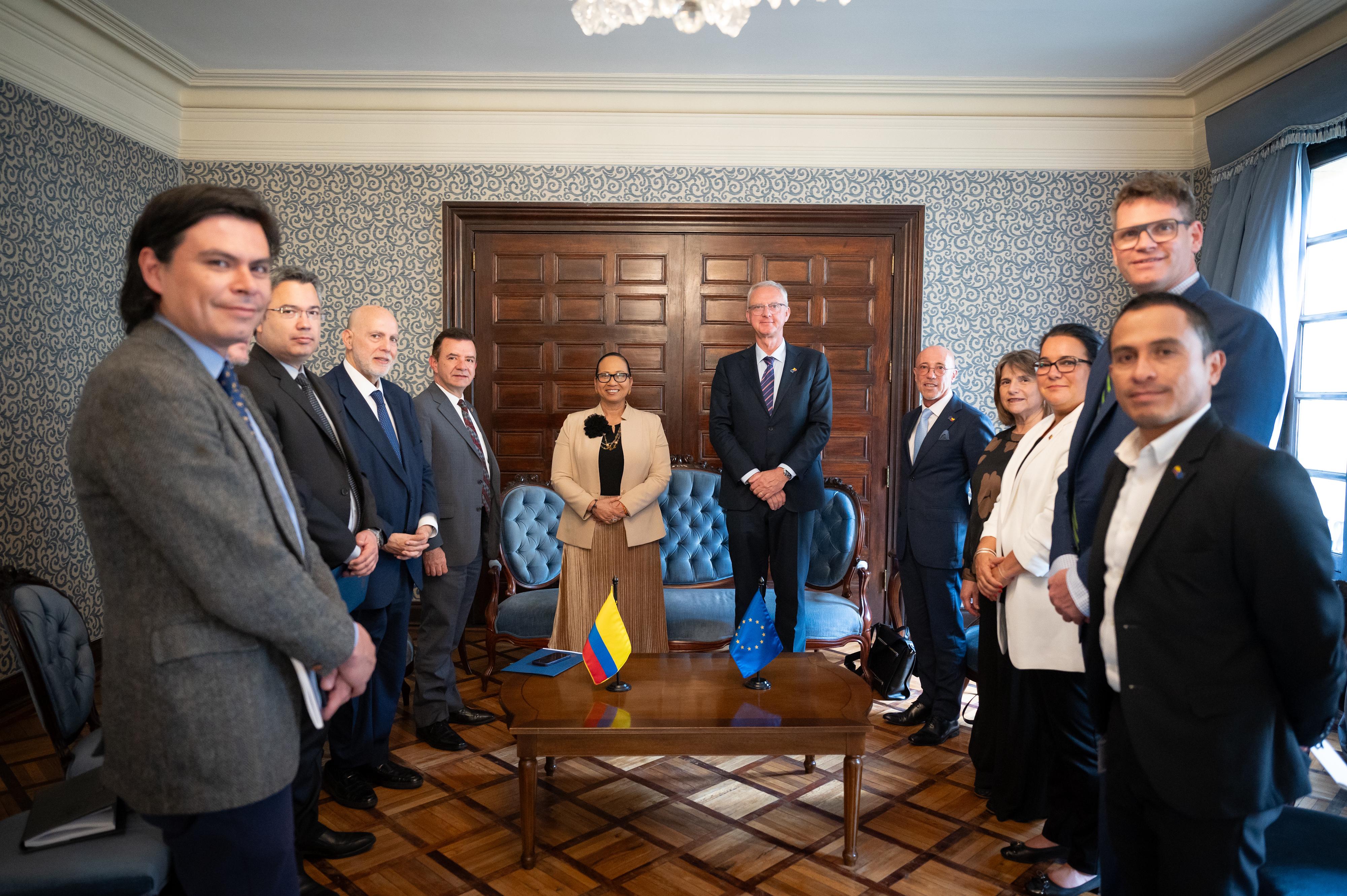 Viceministra de Asuntos Multilaterales, Elizabeth Taylor, y el Director del Observatorio Europeo de las Drogas, Alexis Goosdeel, se reúnen para fortalecer la colaboración bilateral