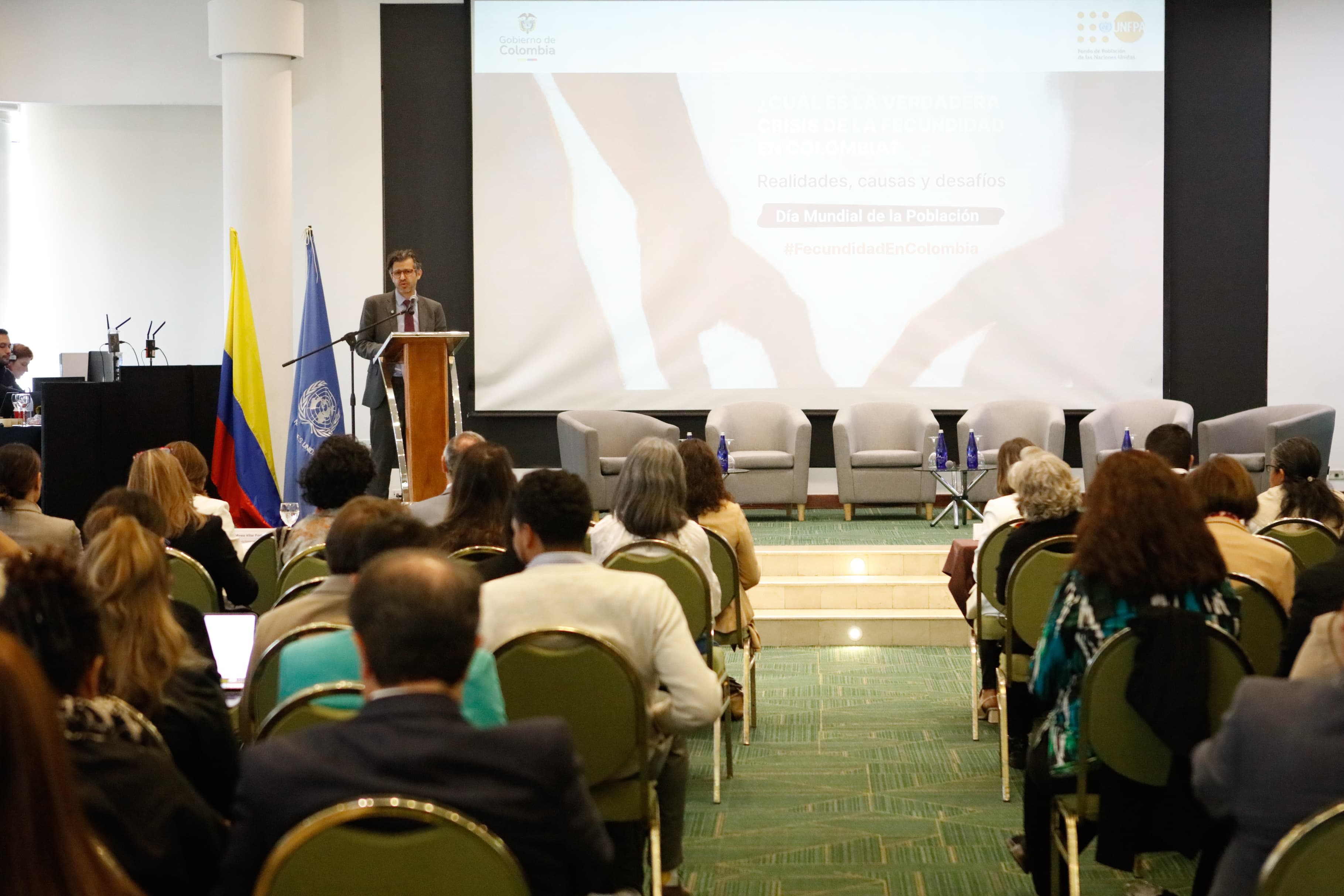 Viceministro Mauricio Jaramillo en el Foro Crisis de la Fecundidad en Colombia