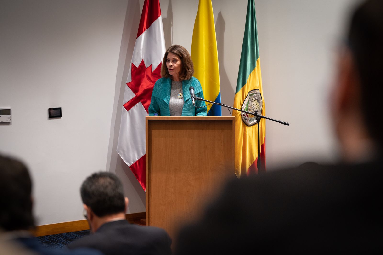 En la Cátedra Canadá, Vicepresidente y Canciller invitó a ese país a seguir trabajando juntos por los océanos y las energías renovables