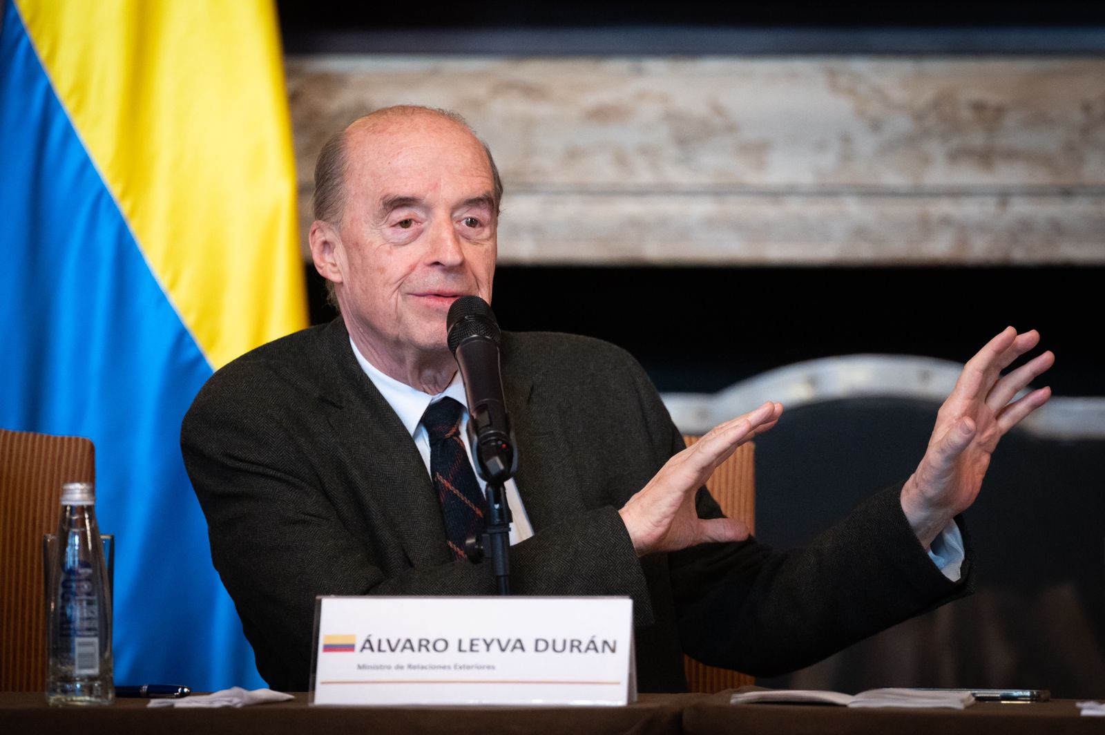 Ministro de Relaciones Exteriores anunció que priorizará la carrera diplomática e invitó a funcionarios a representar de forma distinta a Colombia