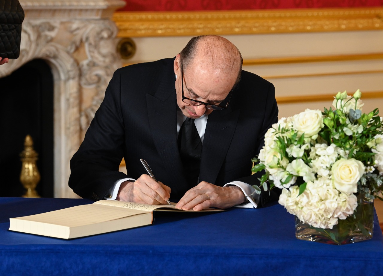 La Primera Dama de la Nación, Verónica Alcocer y el Ministro de Relaciones Exteriores de Colombia, Álvaro Leyva Durán, asistirán al funeral de Estado de Reina Isabel II