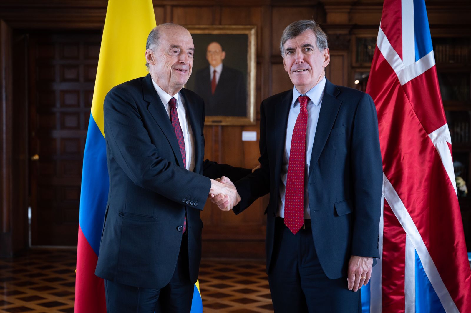 Canciller Álvaro Leyva y el Subsecretario de Estado y Ministro del Reino Unido para las Américas, David Rutley, destacan el excelente momento en las relaciones bilaterales