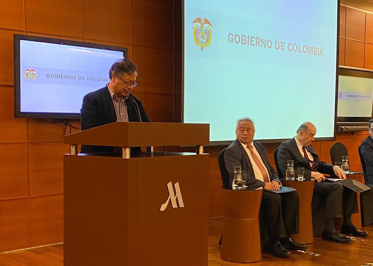 Presidente Gustavo Petro y Canciller Álvaro Leyva se reunieron con la comunidad colombiana en México