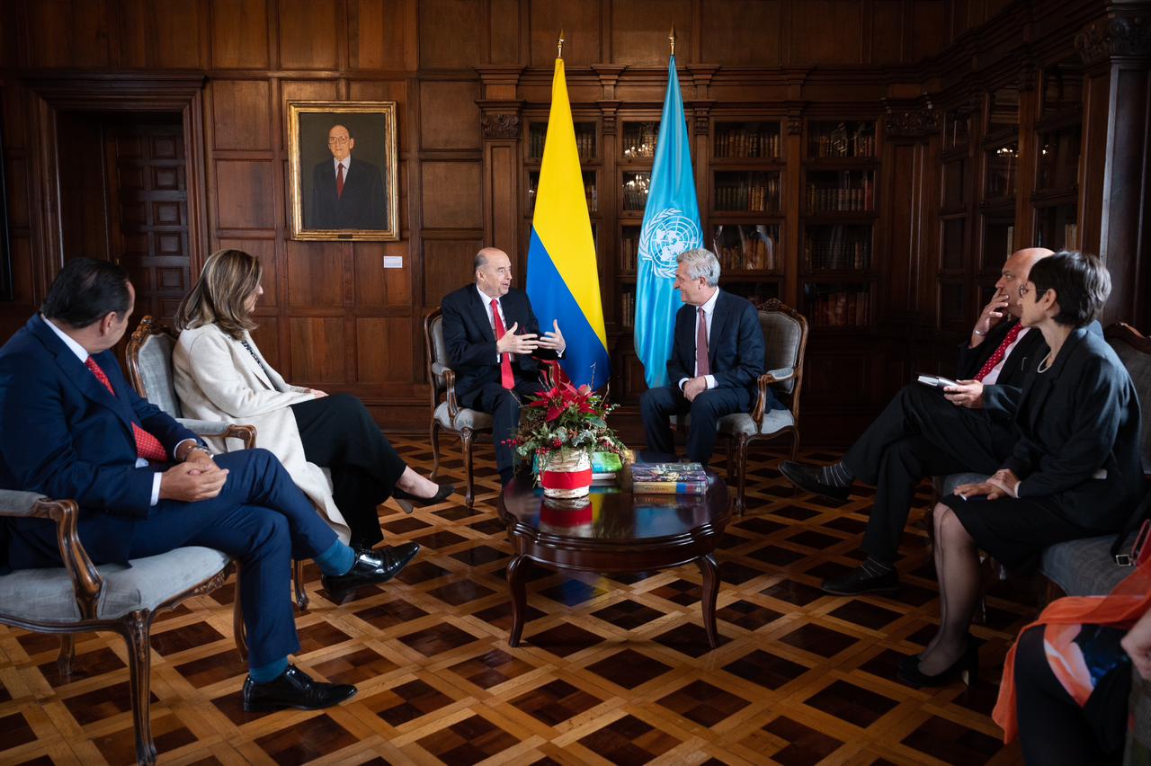 Canciller Álvaro Leyva y Alto Comisionado de Naciones Unidas para los Refugiados, Filippo Grandi, reafirman compromiso mutuo con la protección de migrantes en la región