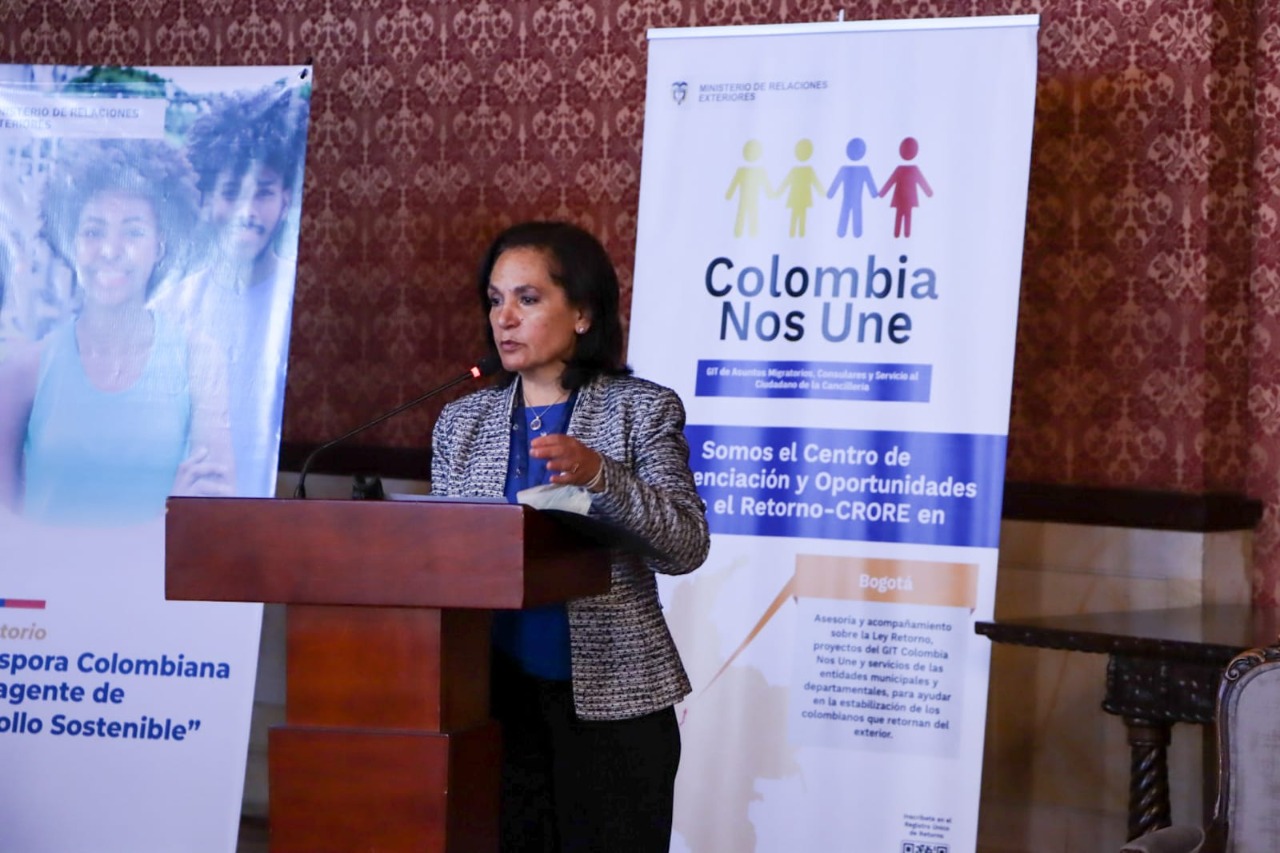 Directora de Asuntos Consulares de la Cancillería, Fulvia Benavides, destacó la creación del Programa Colombia Nos Une, como iniciativa para promover los vínculos de los colombianos en el exterior
