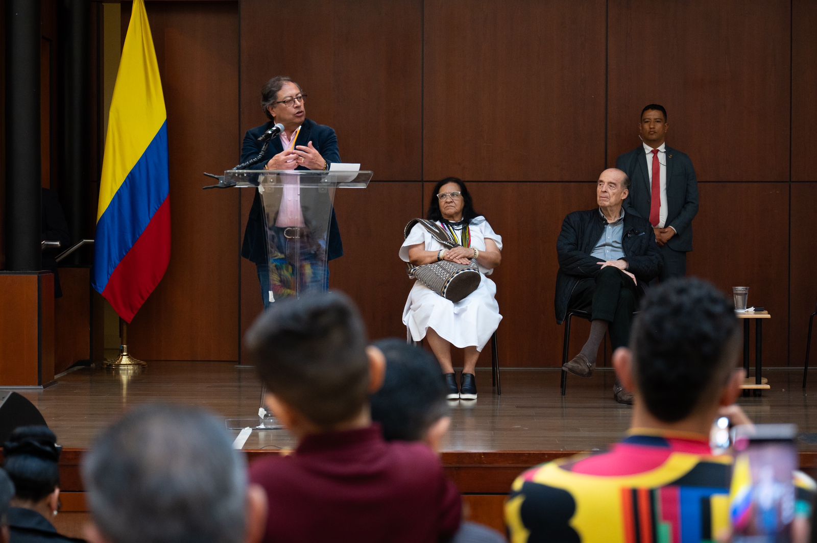 En encuentro con colombianos en Nueva York, el presidente Petro aseguró que los derechos de la colombianidad en el extranjero son la prioridad del trabajo diplomático