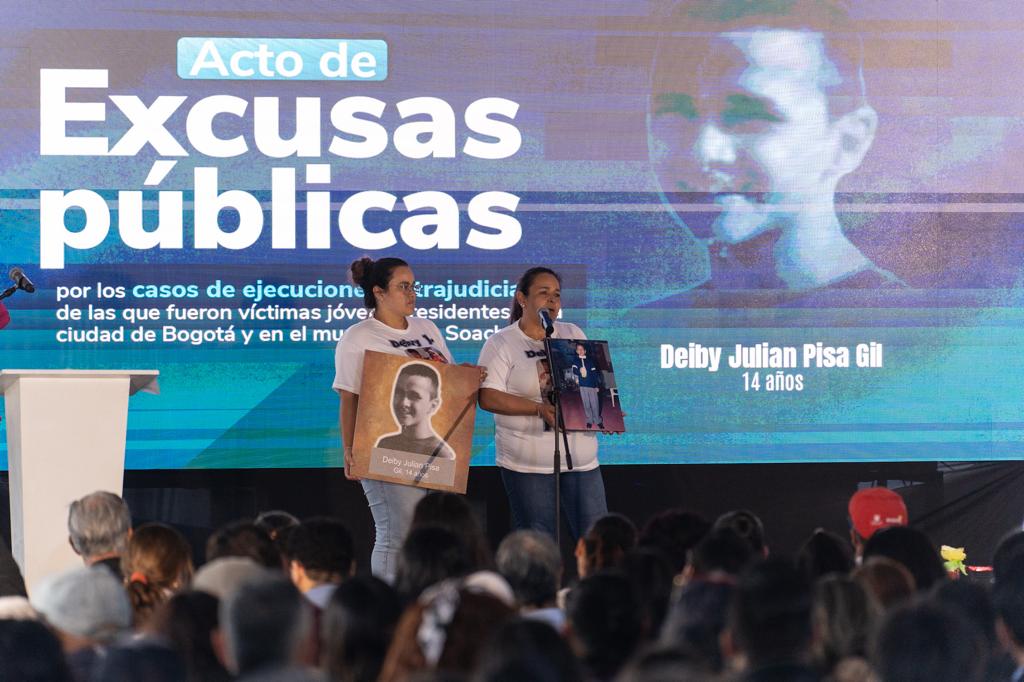 Canciller Álvaro Leyva participó en el acto de reconocimiento y disculpas públicas del Estado por los casos de ejecuciones extrajudiciales