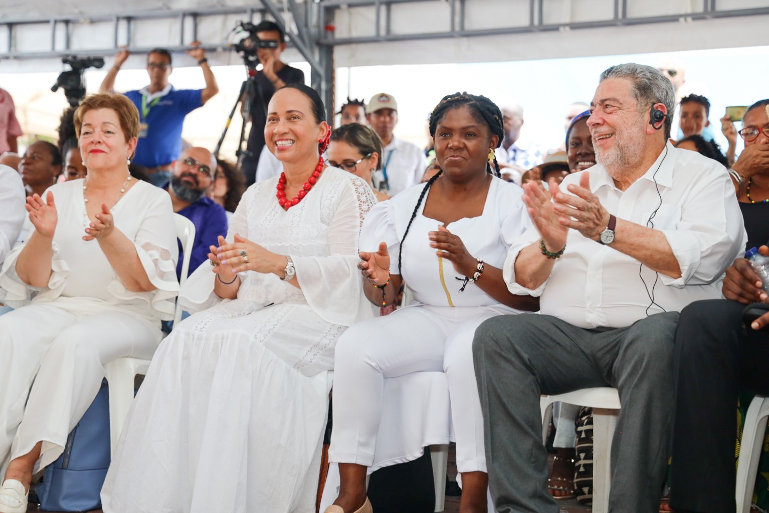 Viceministra Elizabeth Taylor Jay participó en el inicio de actividades de la Comisión Intersectorial Nacional de Reparación Histórica, en el día de la Conmemoración del Día de la Diversidad Étnica y Cultural de la Nación