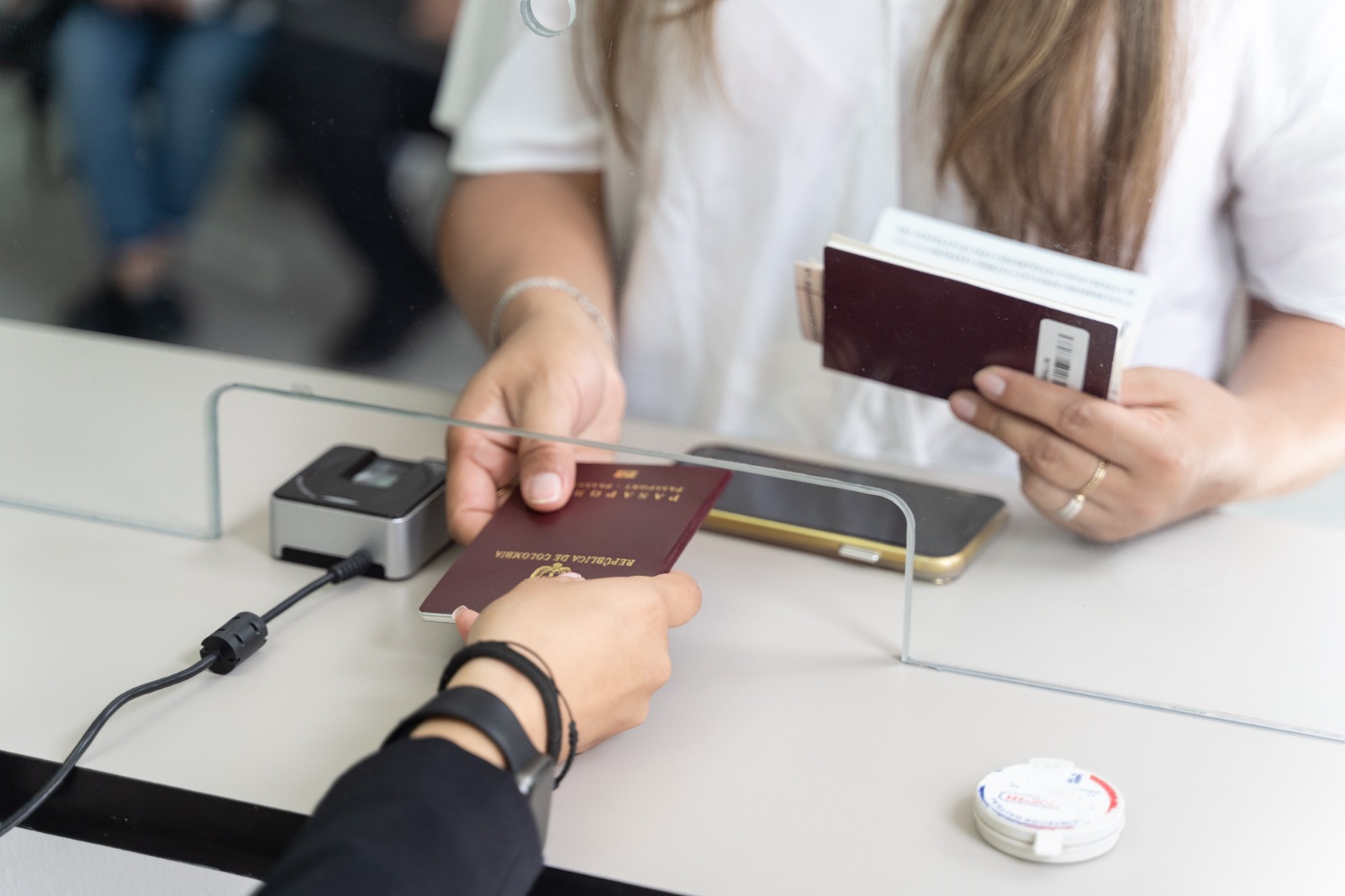 El Ministerio de Relaciones Exteriores informa que se encuentra en la etapa de elaboración de estudios de mercado para el proceso de licitación de pasaportes, interesados en cotizar presentarse el 10 de noviembre de 2023 a las 2:00 pm en la Cra. 6 # 9-46