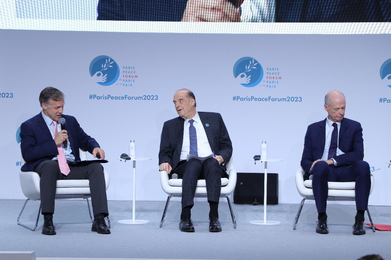 Leyva insistió ante el público en la urgencia de ponerle fin a la guerra en todo el mundo, para enfocar los esfuerzos internacionales en proteger la vida, el planeta y la biodiversidad. 