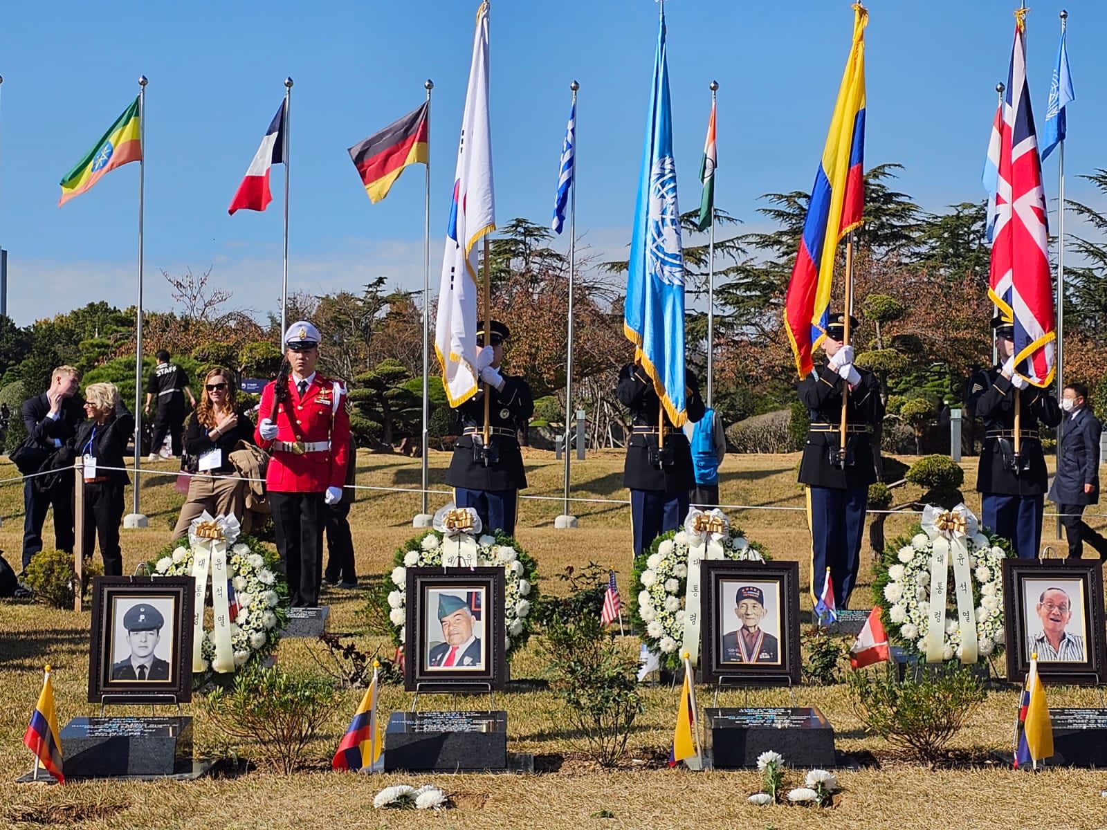 Cuatro difuntos veteranos del Batallón de Colombia, retornan a Corea, la tierra que ayudaron a liberar 