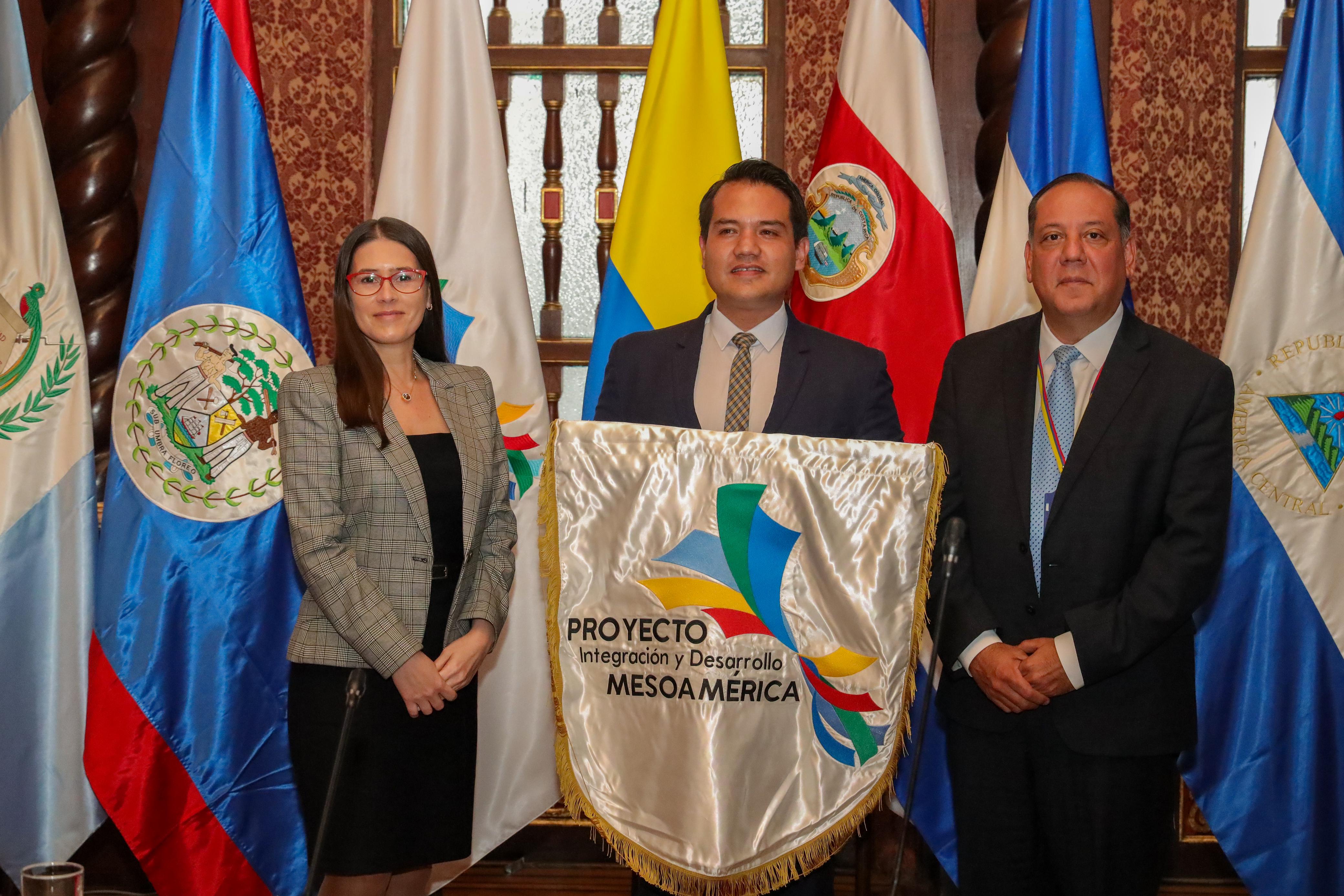 Con avances en medio ambiente, educación y seguridad vial, Colombia entregó la presidencia del Proyecto Mesoamérica