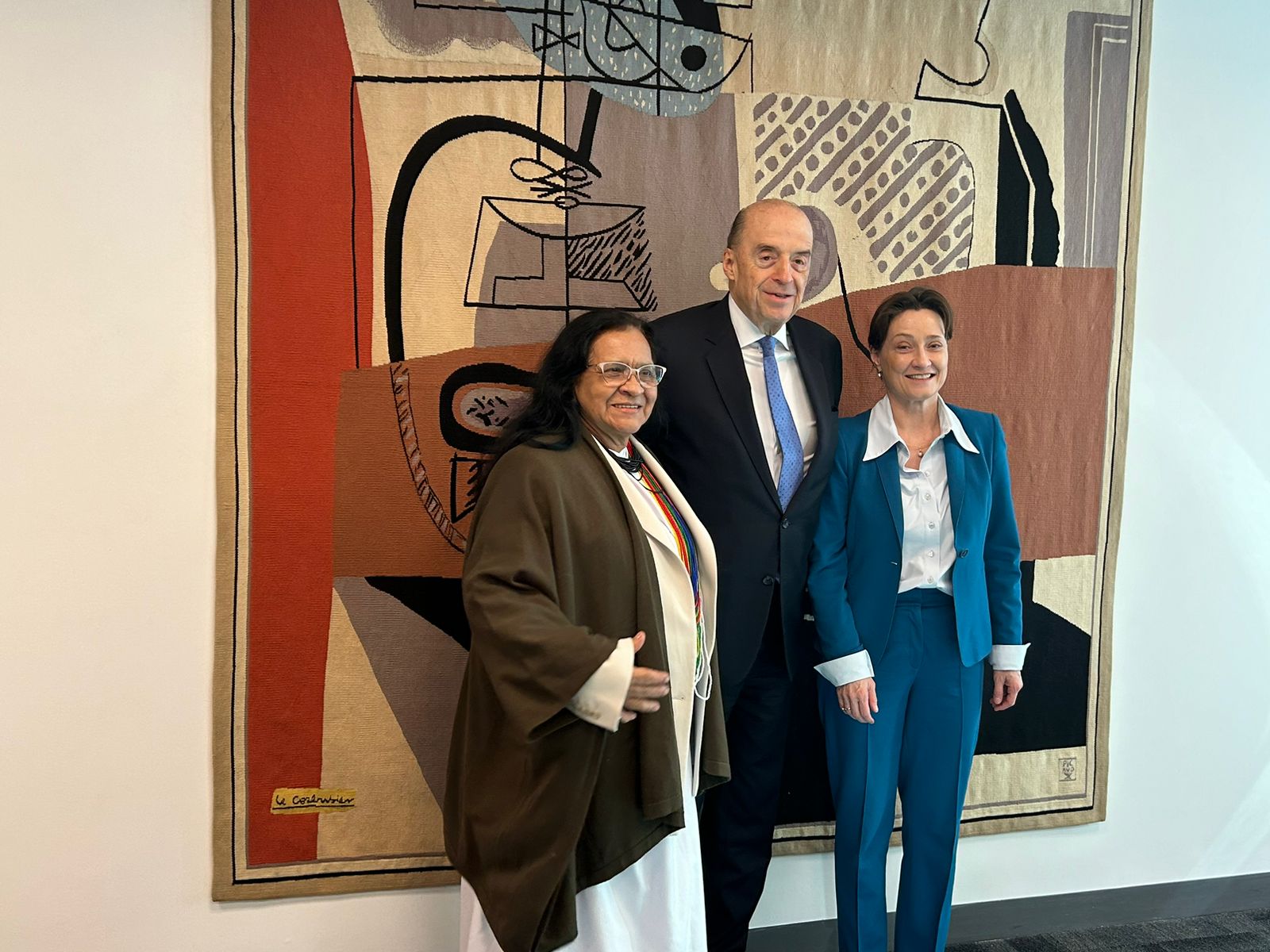 Foto con representante de Suiza.