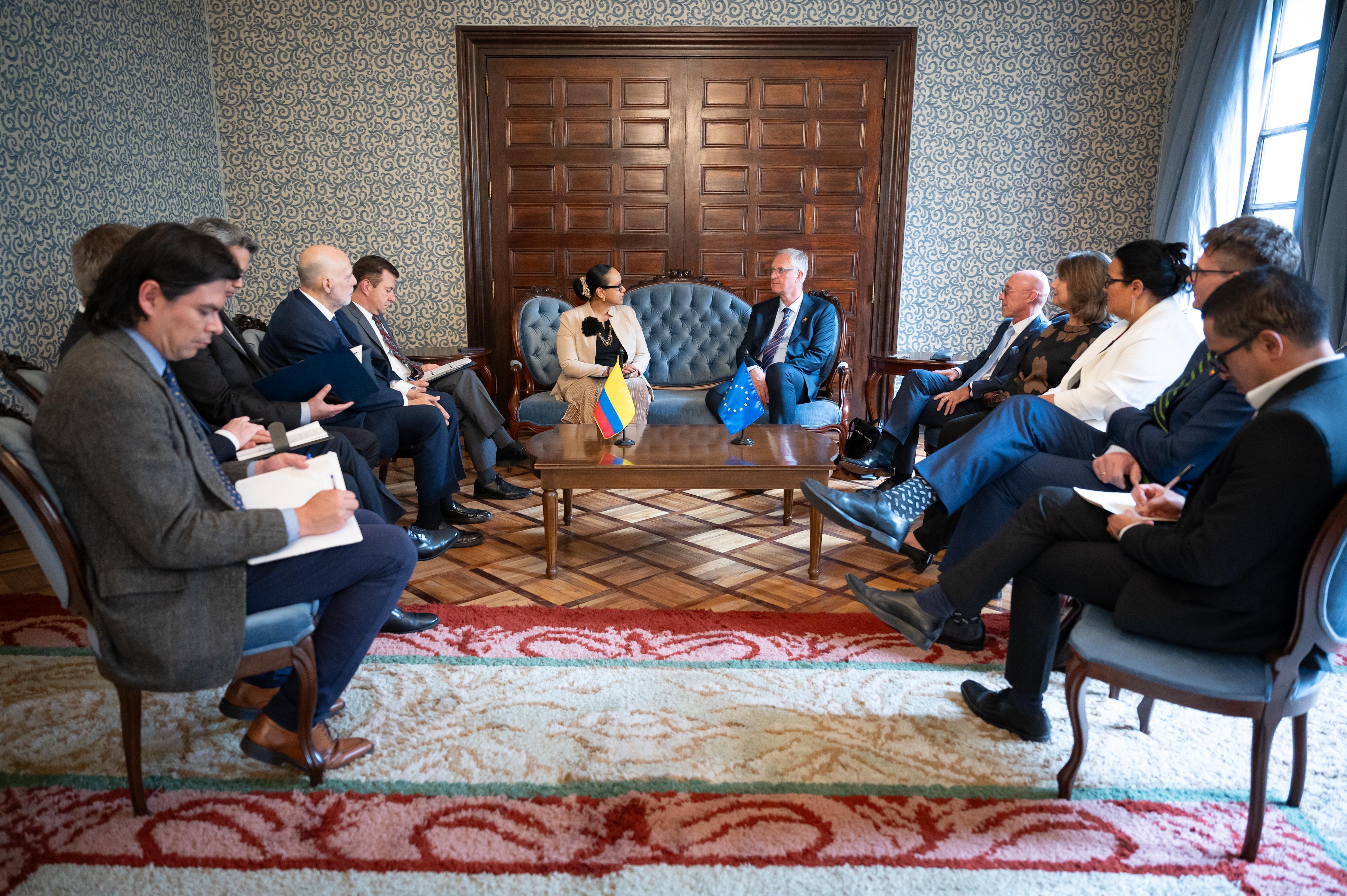 Viceministra de Asuntos Multilaterales, Elizabeth Taylor, y el Director del Observatorio Europeo de las Drogas, Alexis Goosdeel, se reúnen para fortalecer la colaboración bilateral