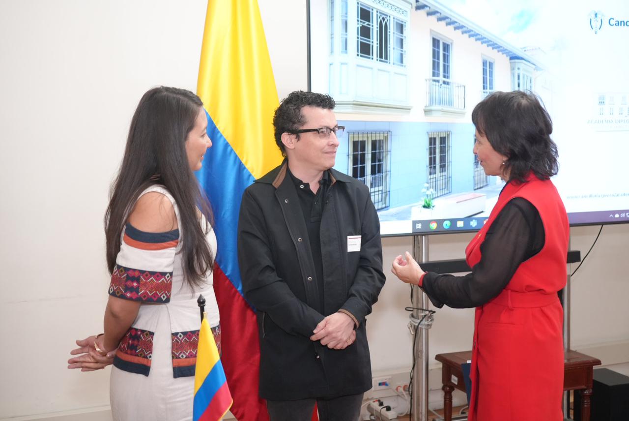 La Academia Diplomática realizó con éxito el Curso de Relaciones Exteriores, Derecho Diplomático y Consular durante los días 17 y 18 de junio de 2024