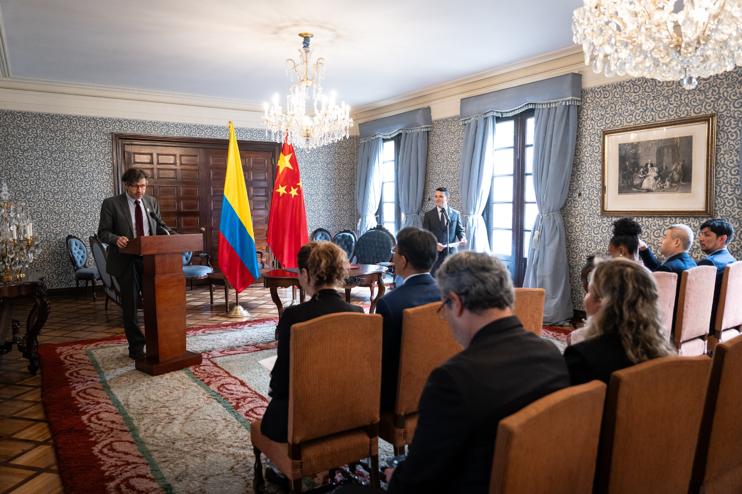 El Gobierno de la República Popular China dona 470 equipos tecnológicos al Ministerio de Relaciones Exteriores
