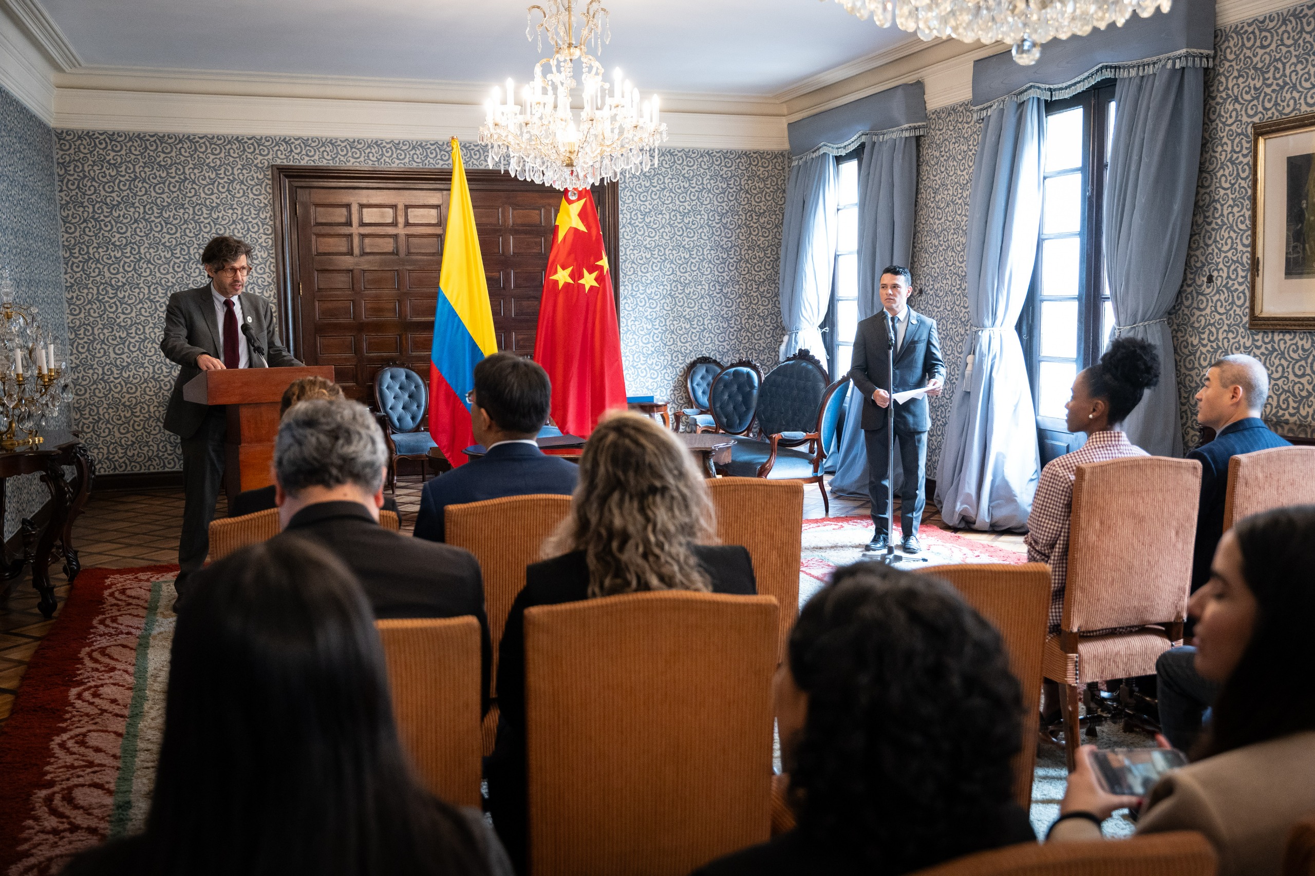 El Gobierno de la República Popular China dona 470 equipos tecnológicos al Ministerio de Relaciones Exteriores