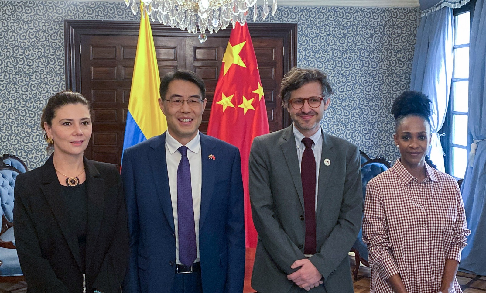 El Gobierno de la República Popular China dona 470 equipos tecnológicos al Ministerio de Relaciones Exteriores