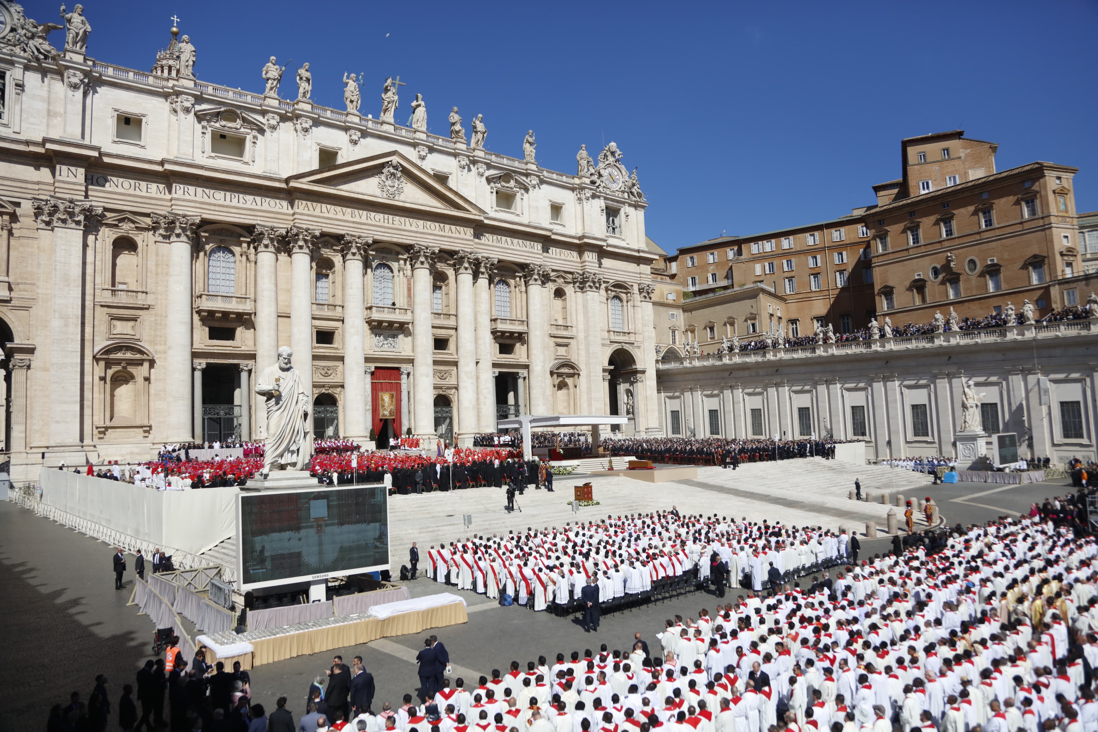 La Canciller Laura Sarabia asiste al funeral de Su Santidad el Papa Francisco