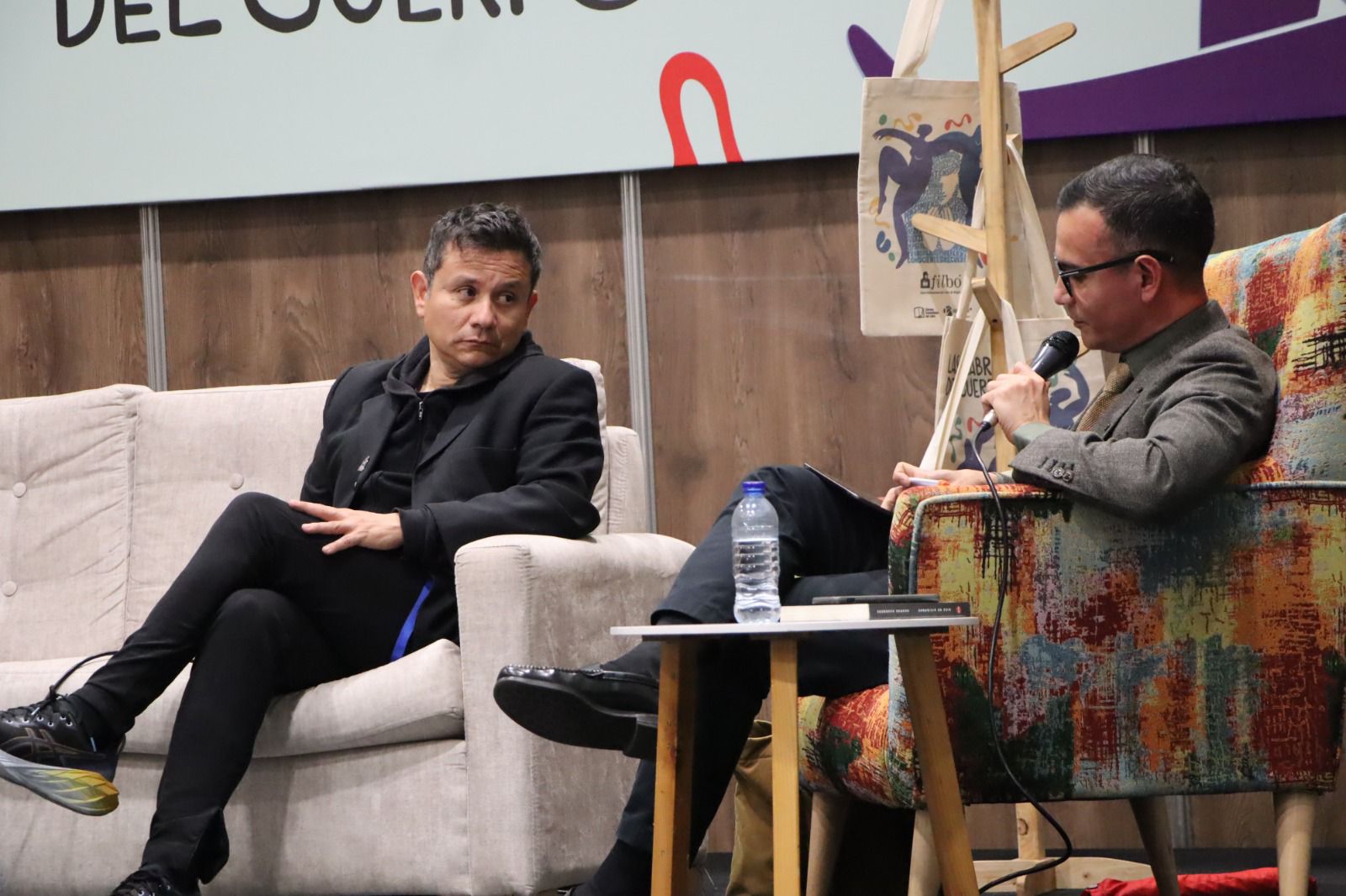 Conversatorio sobre el impacto de la edición independiente en la transformación de las narrativas nacionales