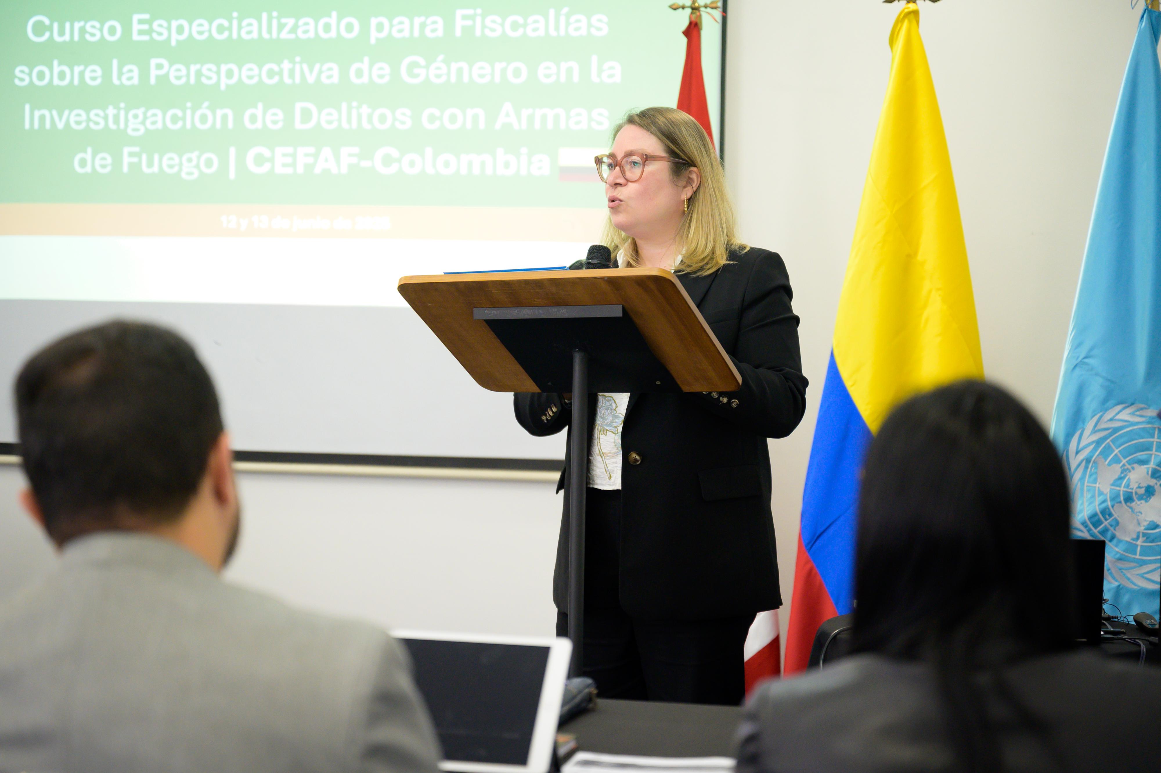 Colombia y Canadá inauguran curso para fiscales sobre perspectiva de género en delitos con armas de fuego