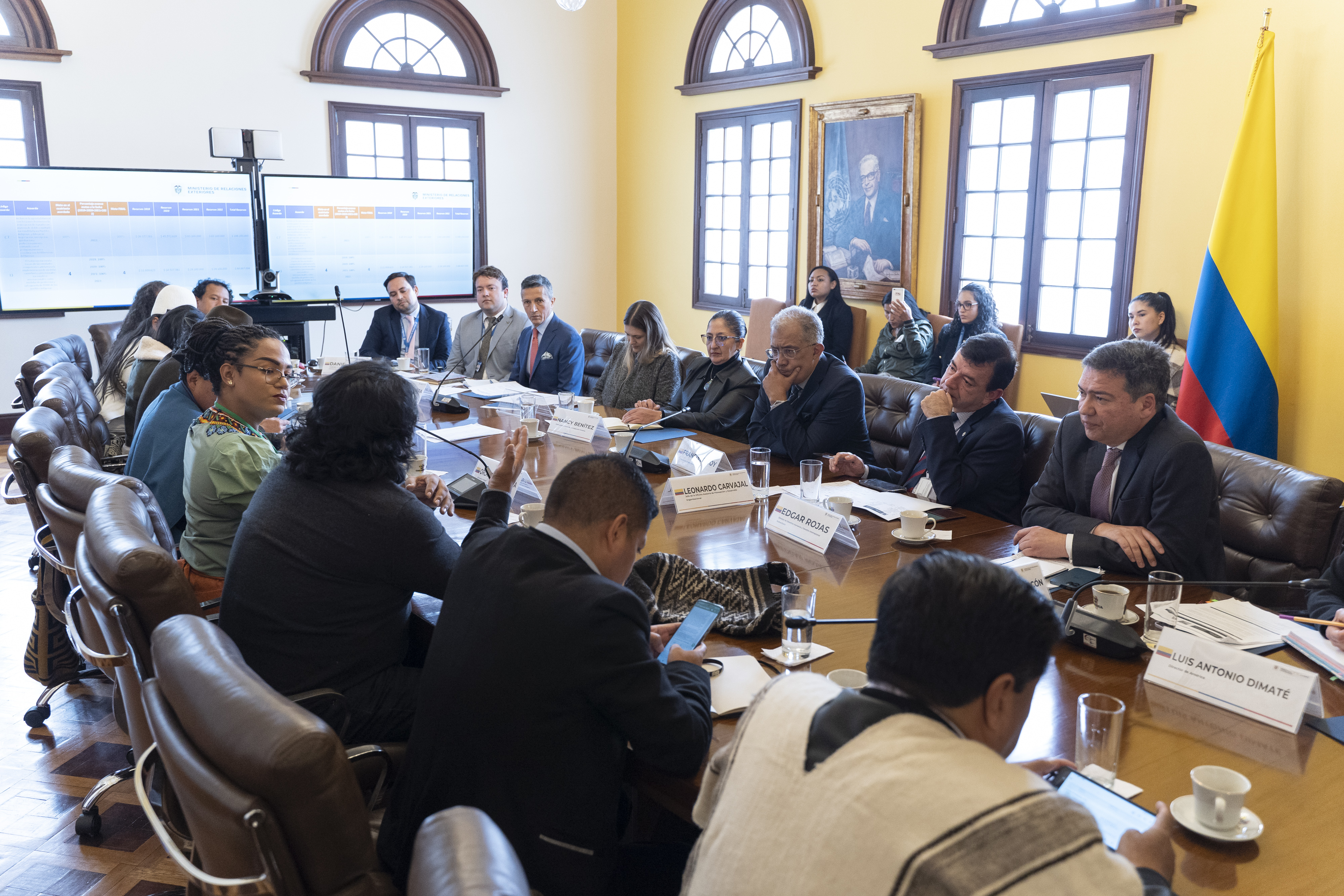 Delegados de los Pueblos Indígenas en la Mesa Permanente de Concertación 