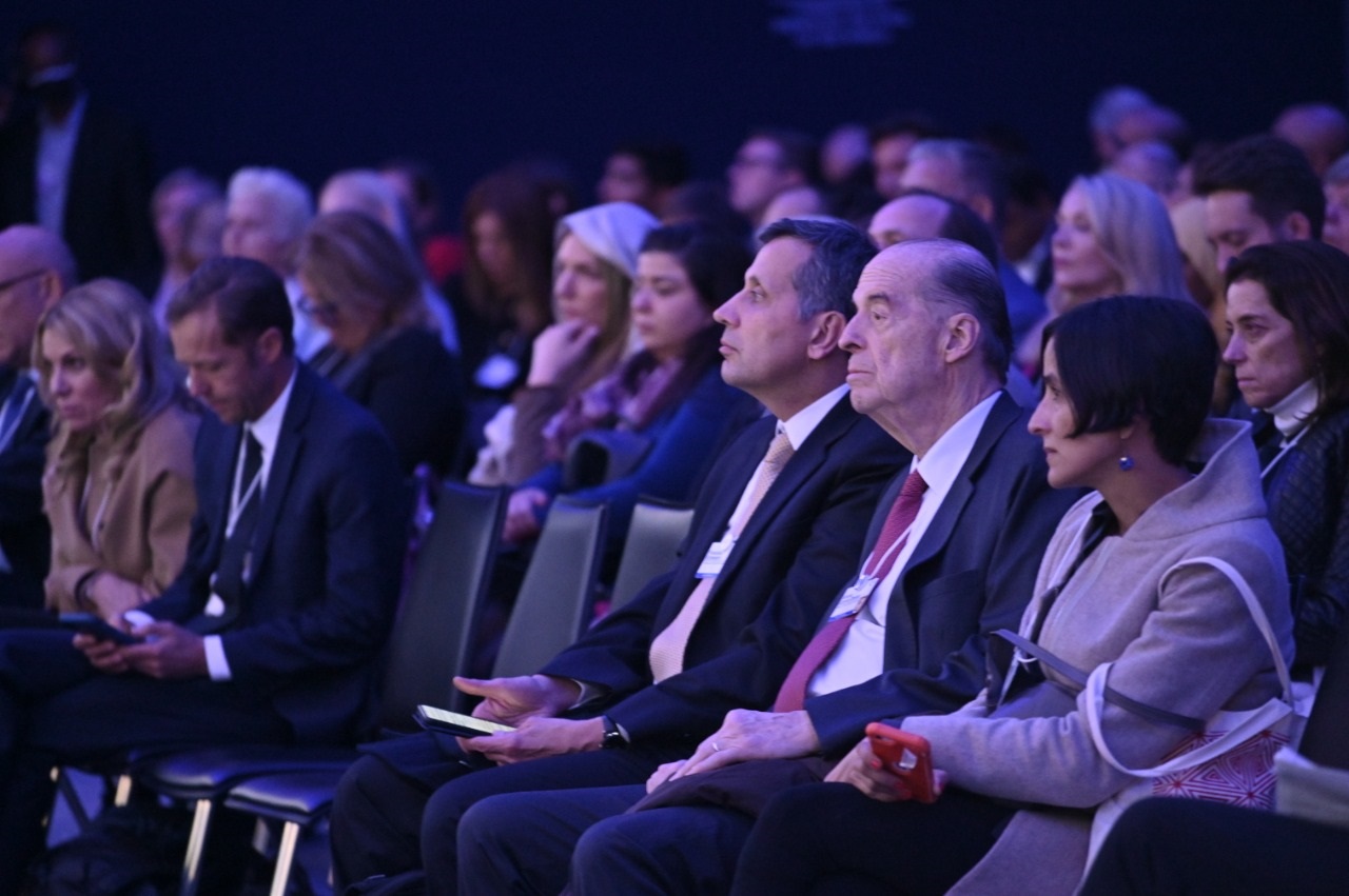 Segundo día del Foro Económico Mundial: Canciller Álvaro Leyva sostuvo encuentro con Finlandia y participó en sesiones clave sobre América Latina