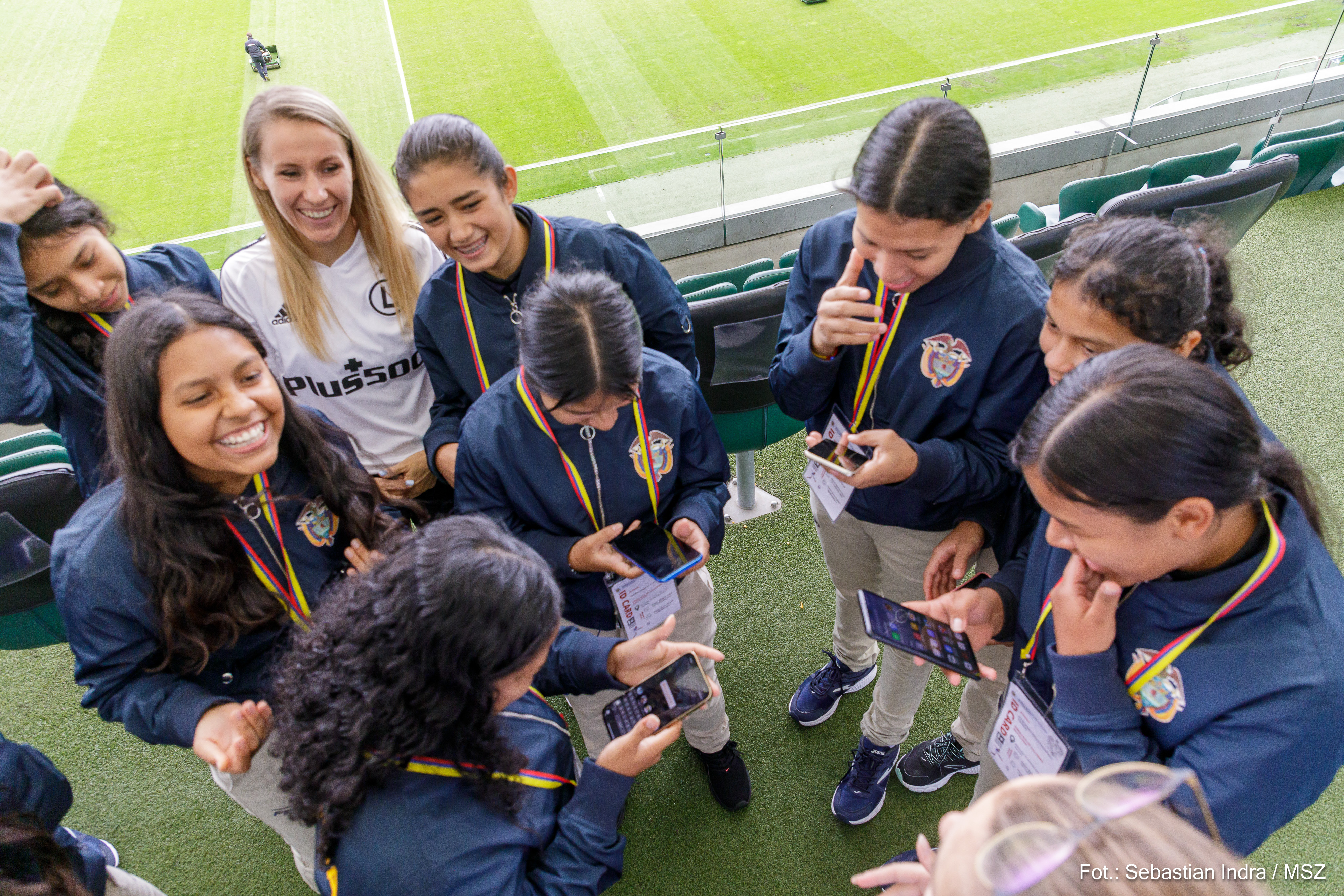 Visita de las jugadoras de fútbol sala de Chaparral a Polonia