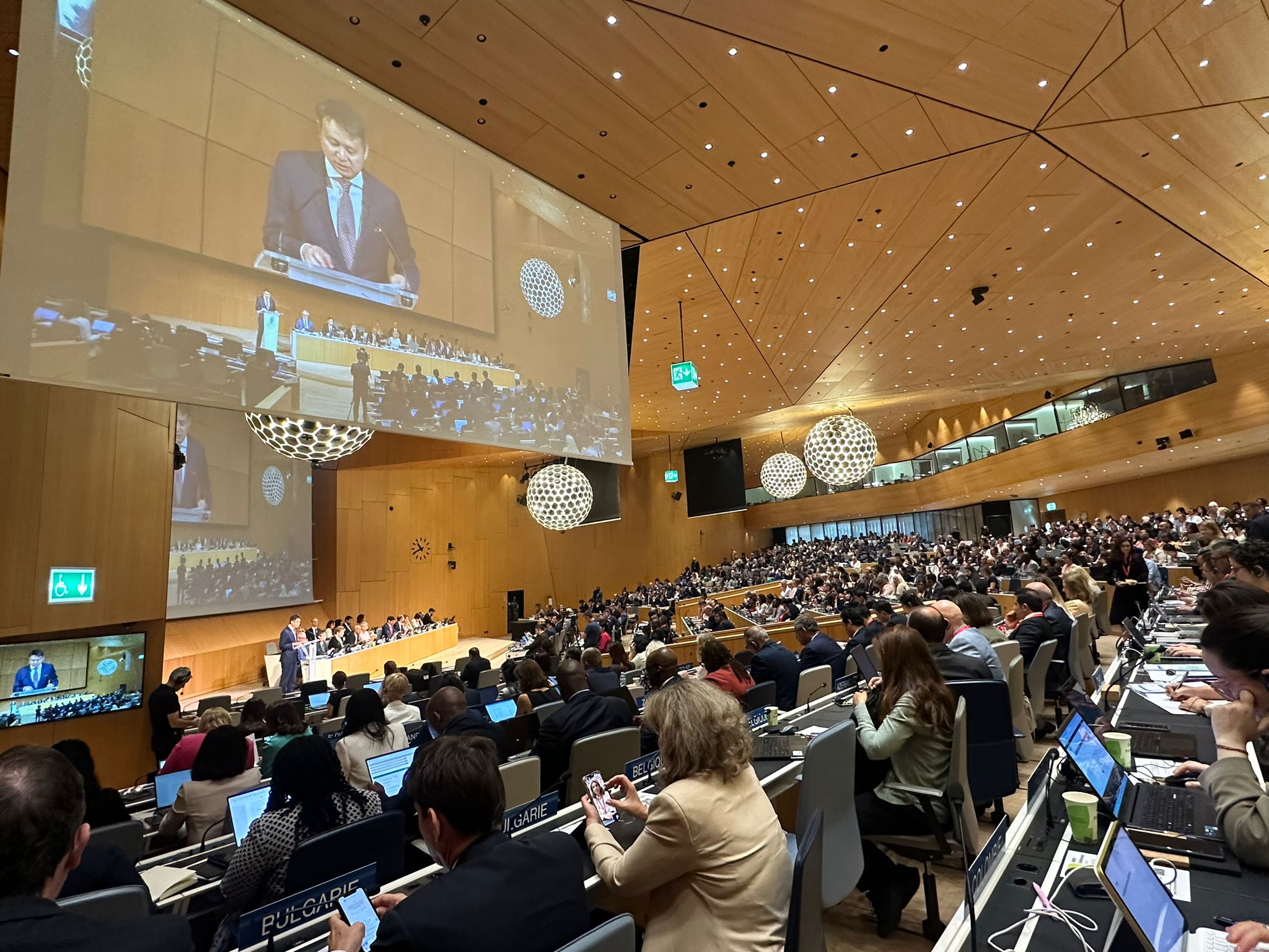 Foto de delegados de Colombia participantes en sesiones de la Asamblea General de la OMPI 