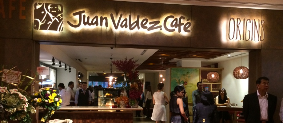 El primero de abril  se inauguró la tienda Juan Valdez en un reconocido sector de Kuala Lumpur, contó  con la activa participación y apoyo de la Embajada de Colombia en Malasia. Foto: Embajada de Colombia en Malasia.