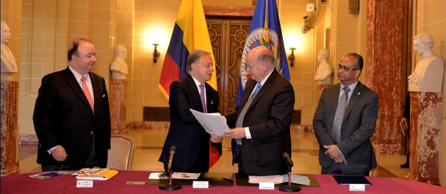 Se amplía el mandato de la Misión de Apoyo al Proceso de Paz en Colombia de la OEA