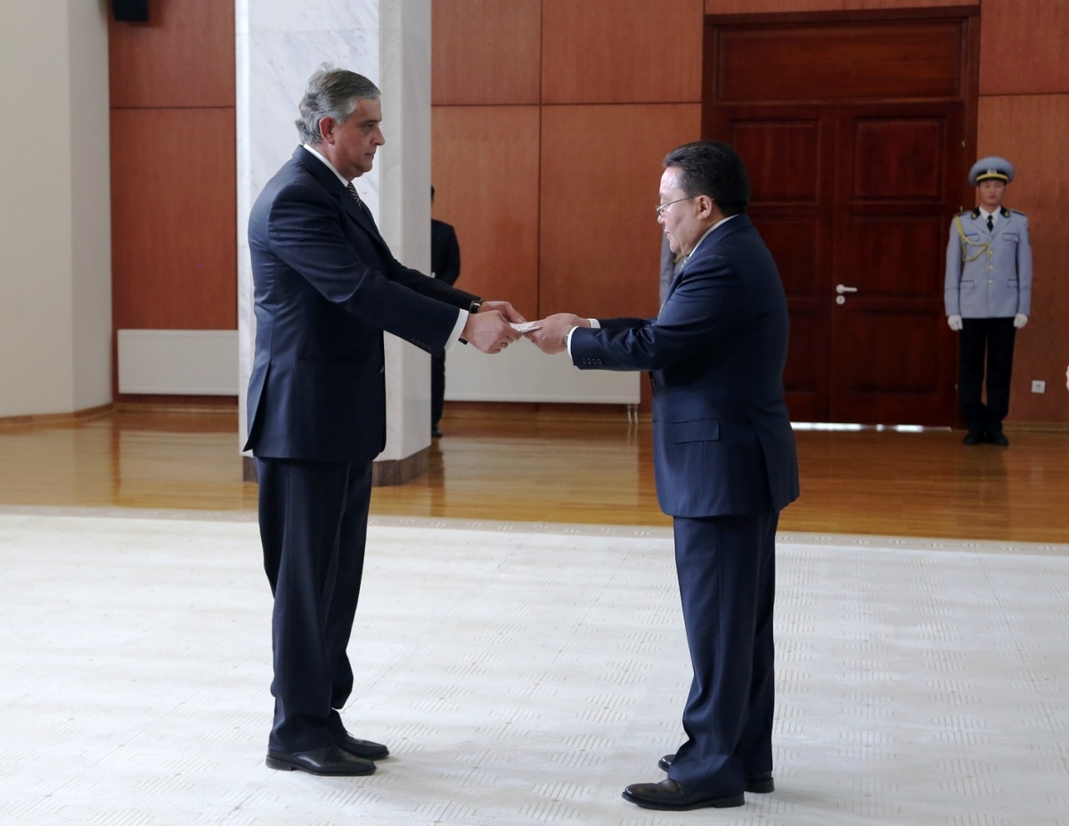 Embajador de Colombia en Corea presentó cartas credenciales que lo acreditan como Embajador concurrente ante el Gobierno de Mongolia
