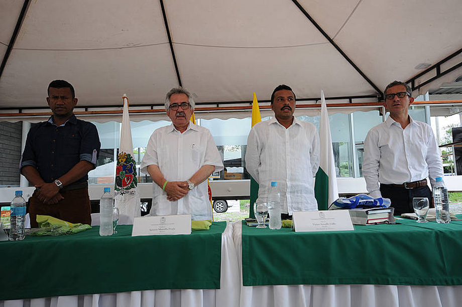 En el acto inaugural también estuvieron presentes las autoridades del Gobierno local y departamental