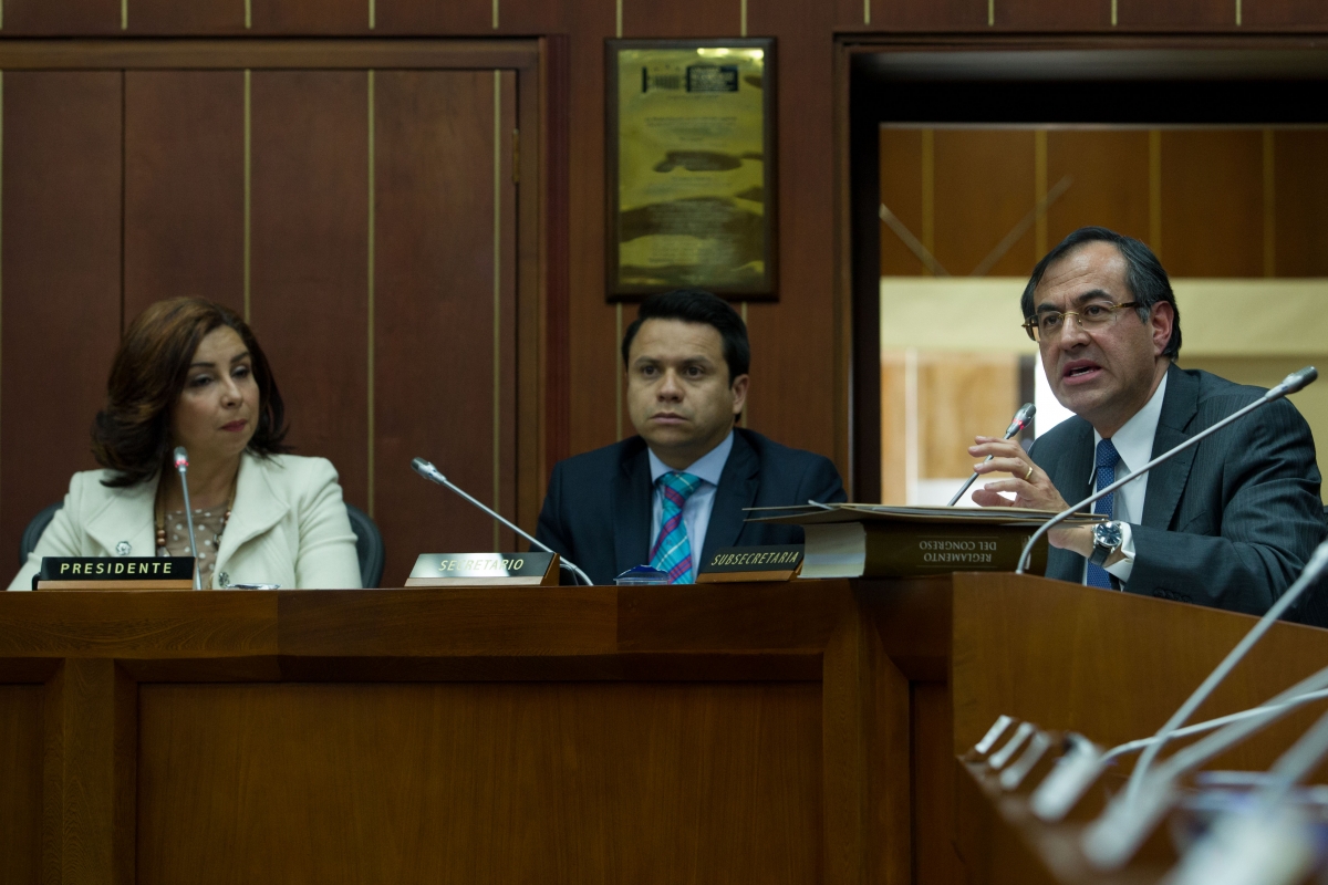Viceministro Morales asistió a la Comisión Segunda del Senado para debatir sobre las medidas que se han tomado para controlar el ingreso del virus del ébola en el país