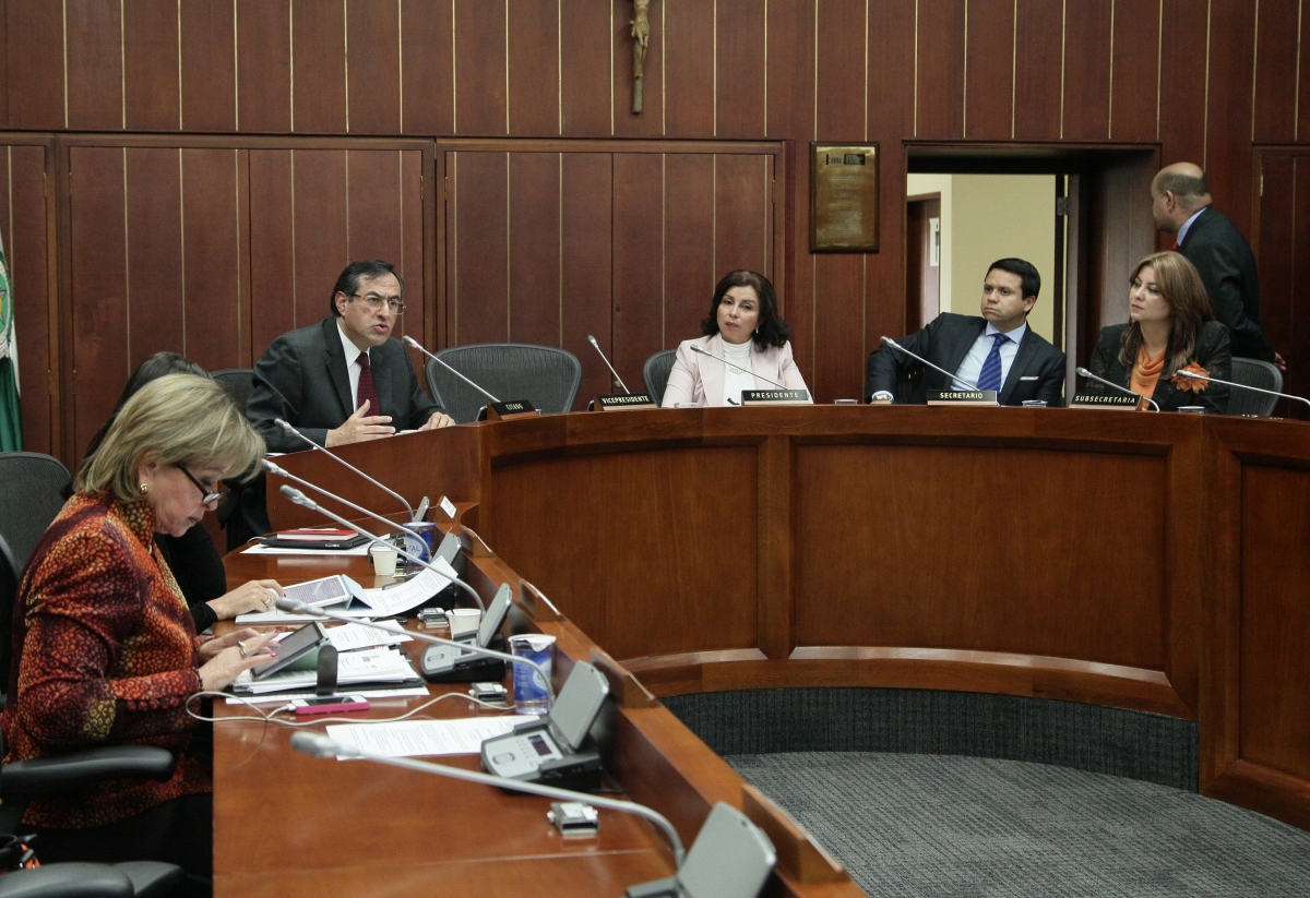 Viceministro Morales asistió a la Comisión Segunda del Senado para Debatir sobre los pasivos que el Gobierno de Venezuela adeuda a los comerciantes colombianos