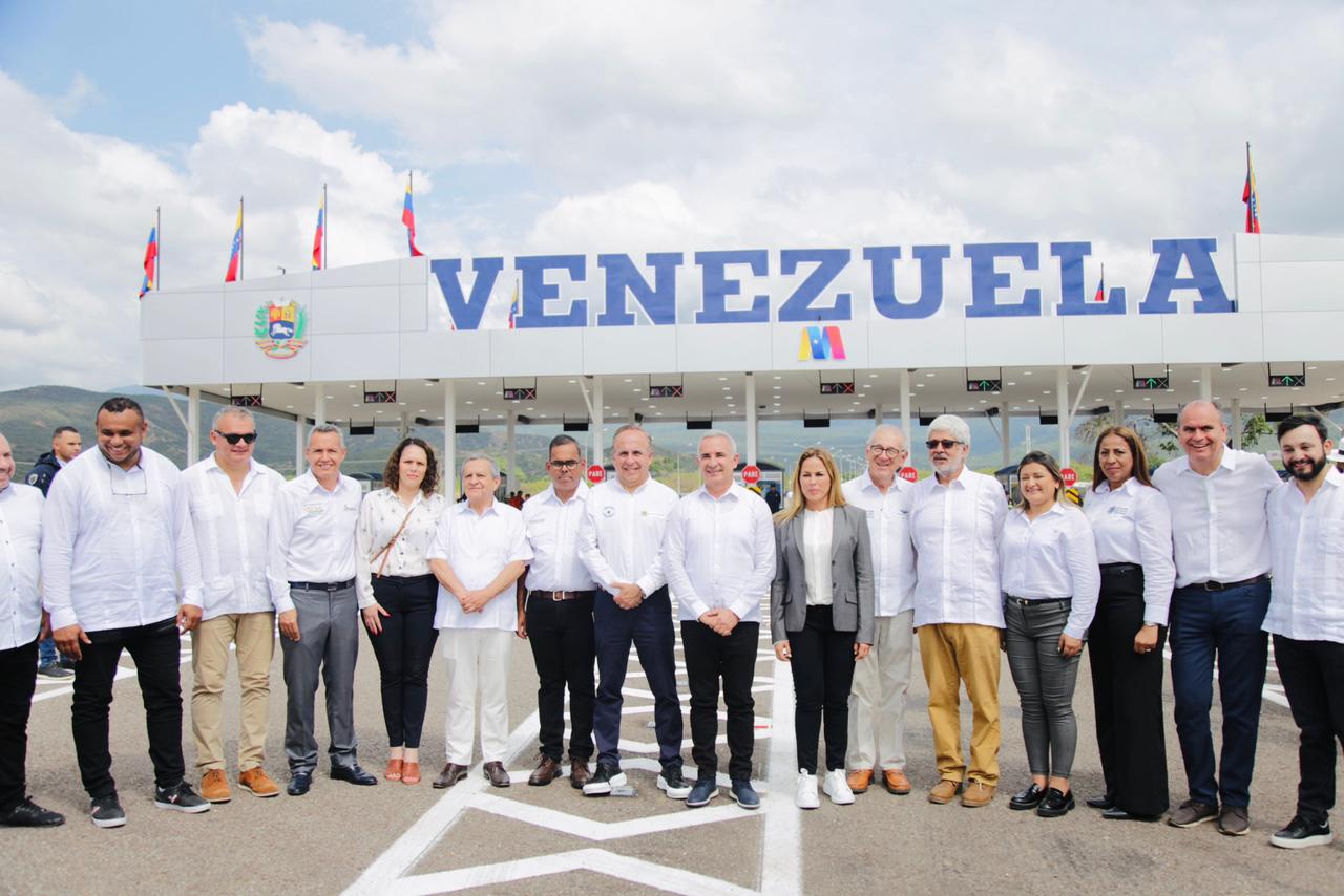 Colombia y Venezuela dan un paso firme en la integración fronteriza con la puesta en operación del puente Atanasio Girardot