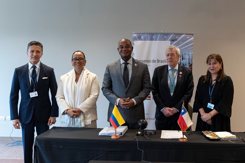 El canciller Luis Gilberto Murillo recibió, en nombre de Colombia, la Presidencia Pro tempore del Consenso de Brasilia