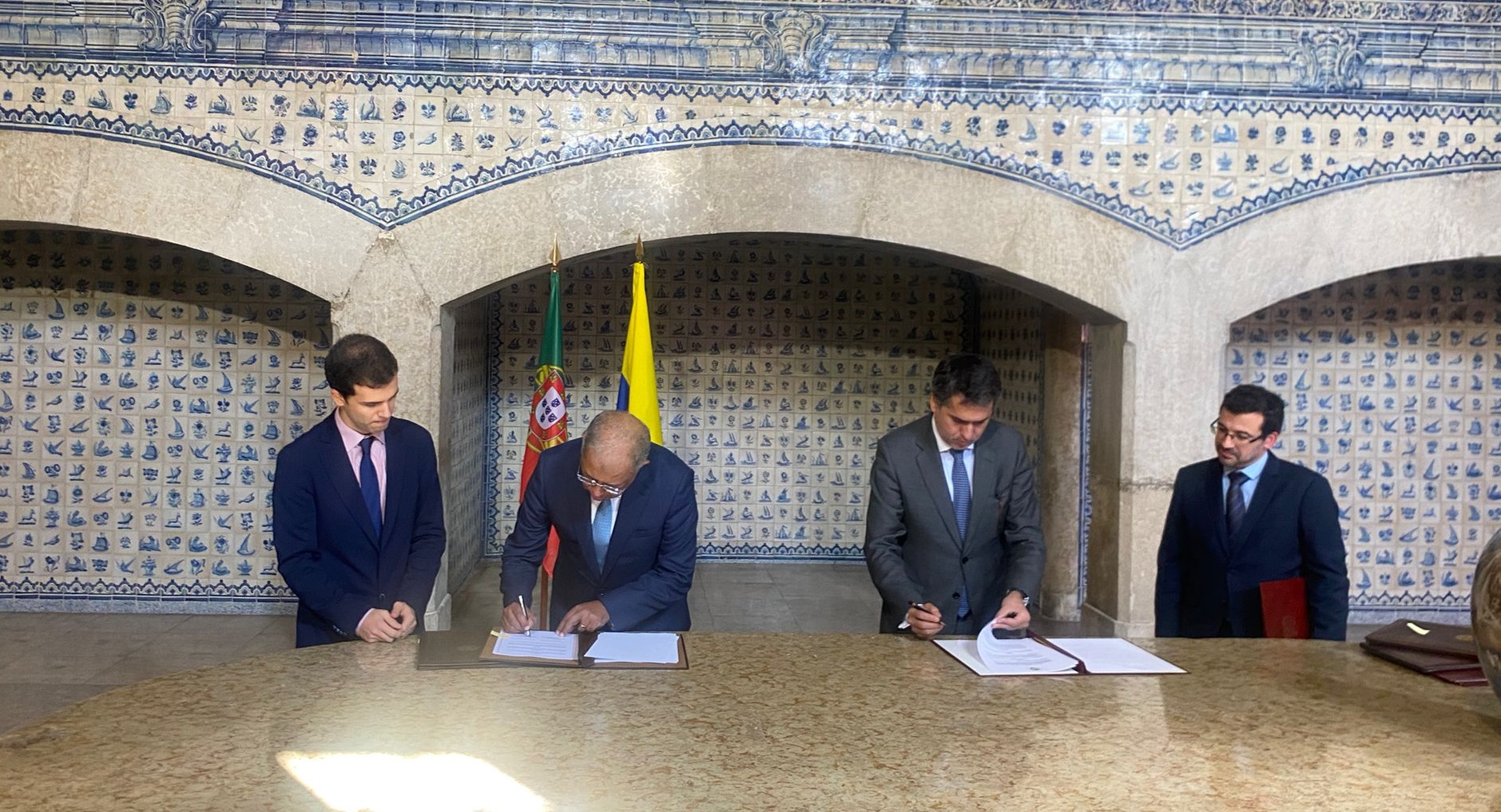 Colômbia e Portugal reforçam relações diplomáticas com a assinatura de dois acordos bilaterais