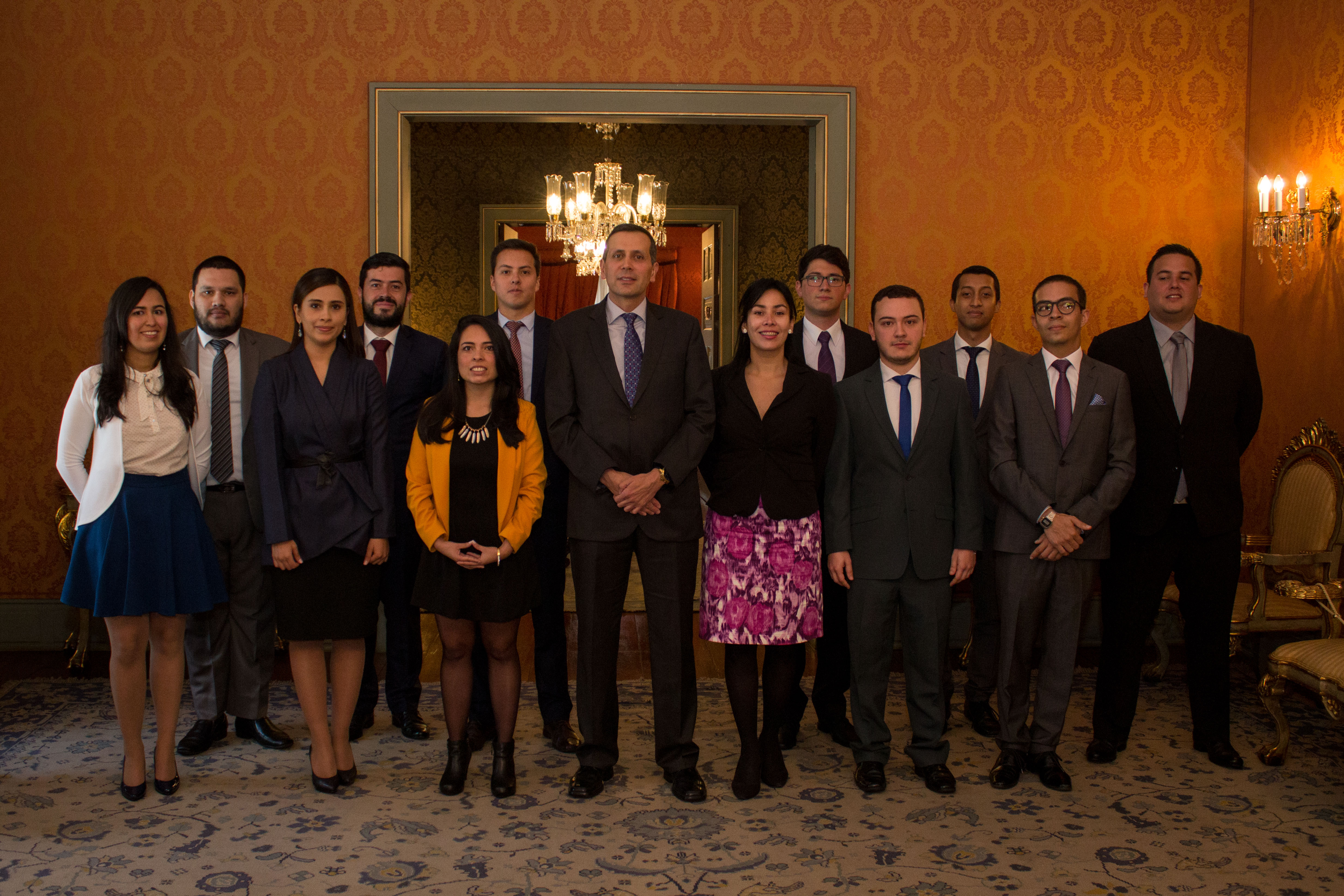 Viceministro de Asuntos Multilaterales tomó juramento a los nuevos Terceros Secretarios de Relaciones Exteriores 