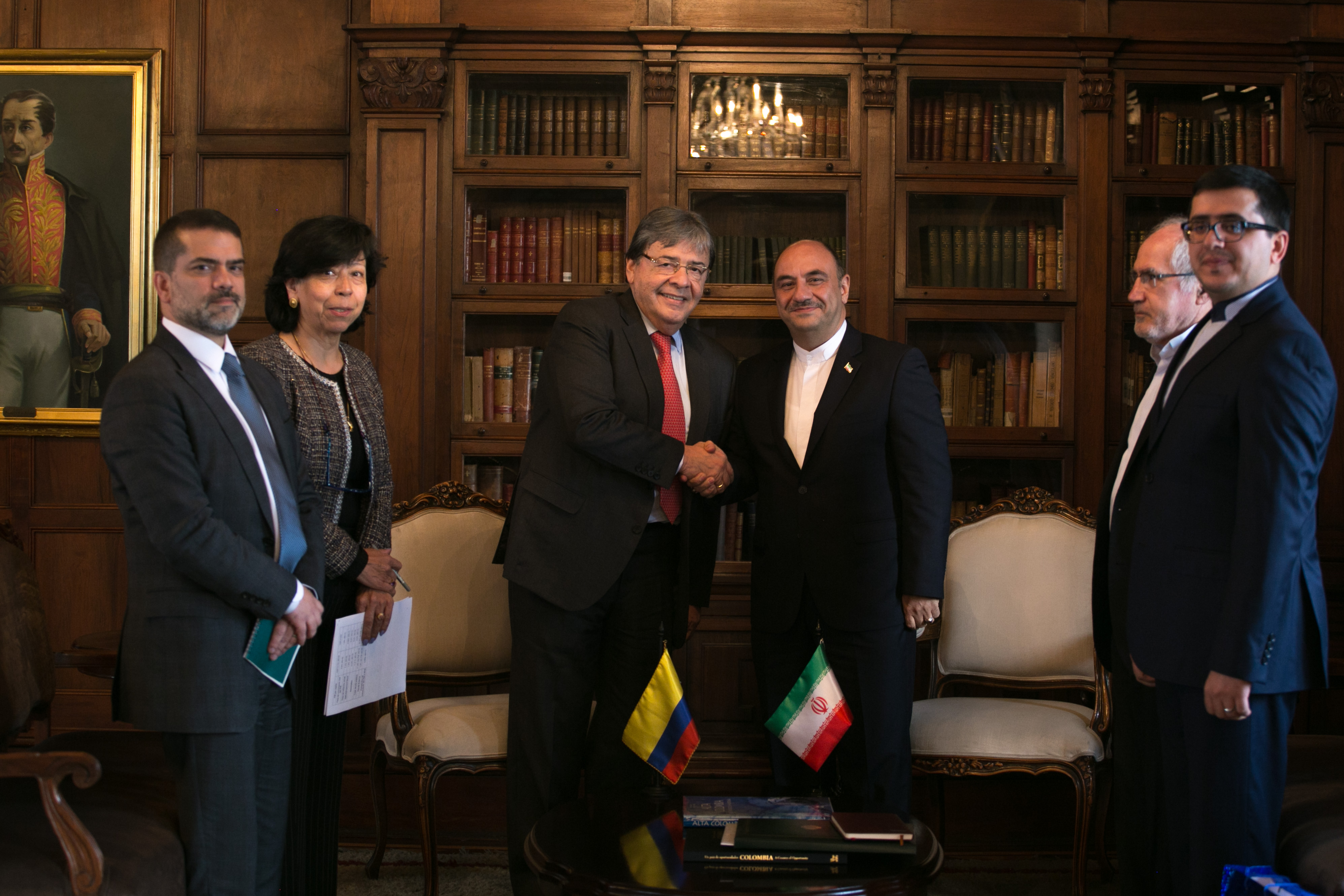 Canciller Carlos Holmes Trujillo recibió copia de cartas credenciales del Embajador de Irán, Mohammed Ali Ziyaee