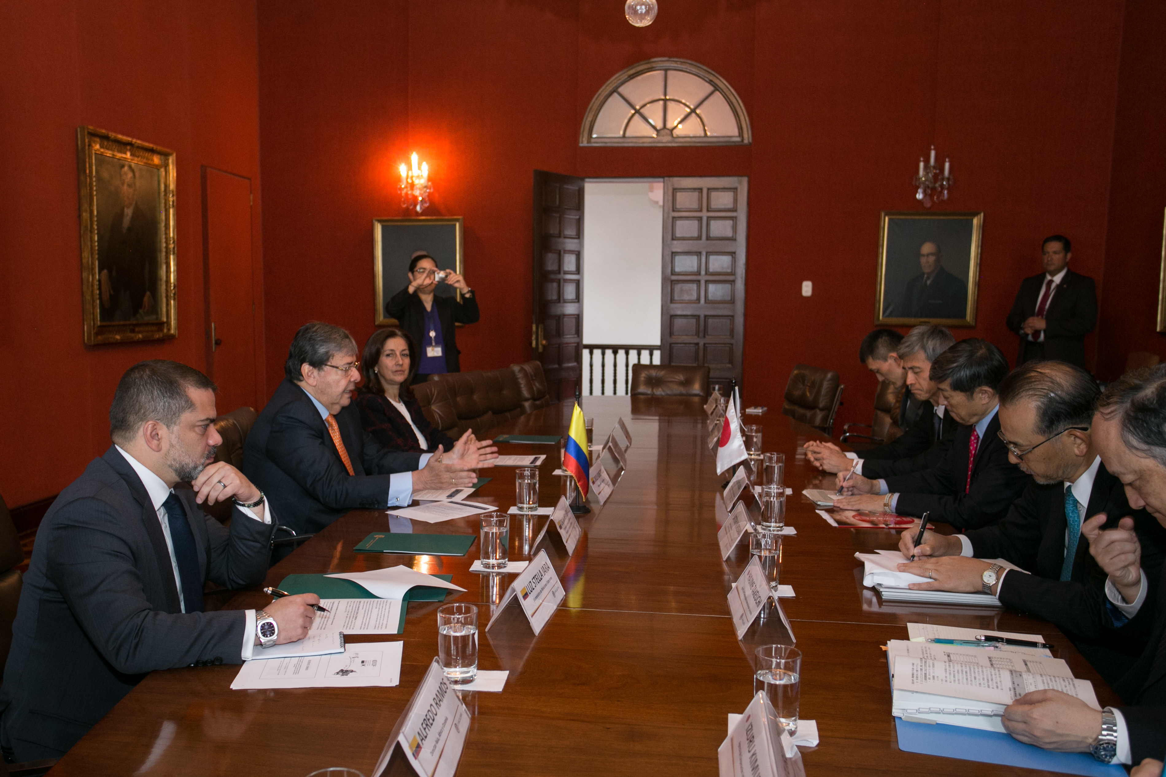 “Japón es un gran ejemplo de que el principio de crecimiento puede y debe convertirse en un objetivo compartido en su totalidad por la sociedad”: Canciller Trujillo al Presidente de la Agencia de Cooperación del Japón 