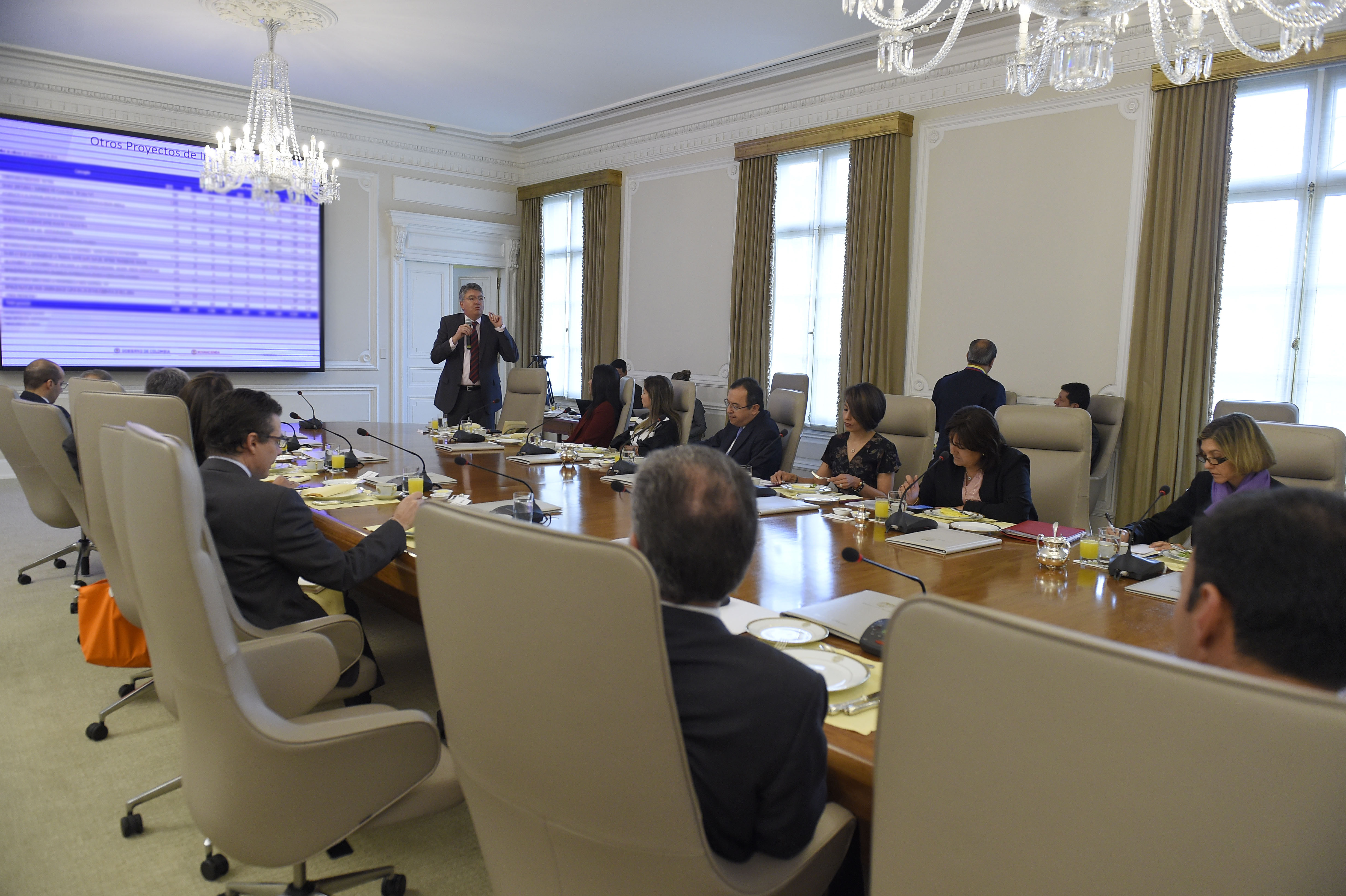 Viceministra Londoño participó en Consejo de Ministros que hoy analizó, entre otros temas, el panorama fiscal del país