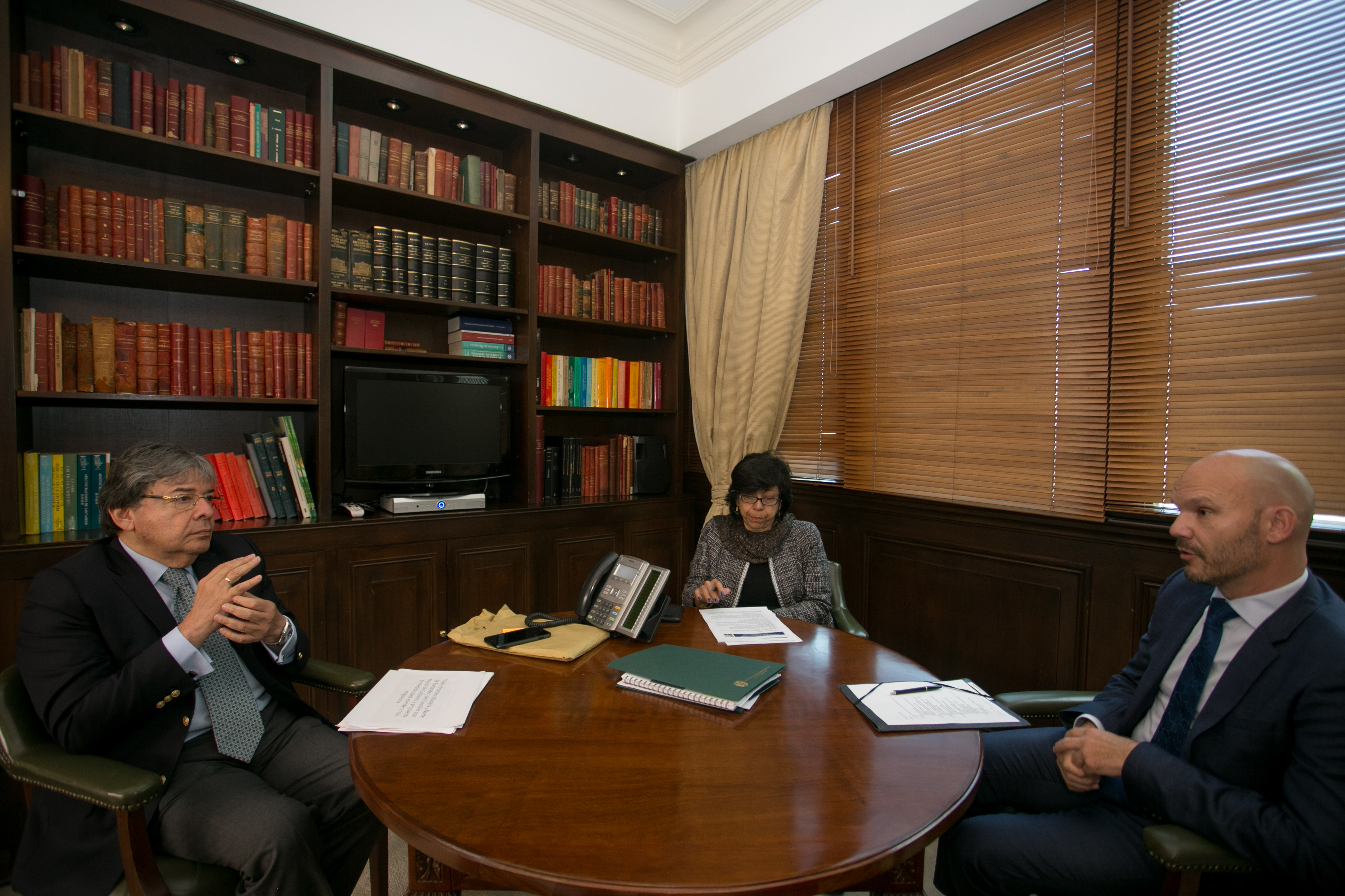 Canciller Carlos Holmes Trujillo y Embajador de Suecia en Colombia revisaron temas de la agenda bilateral