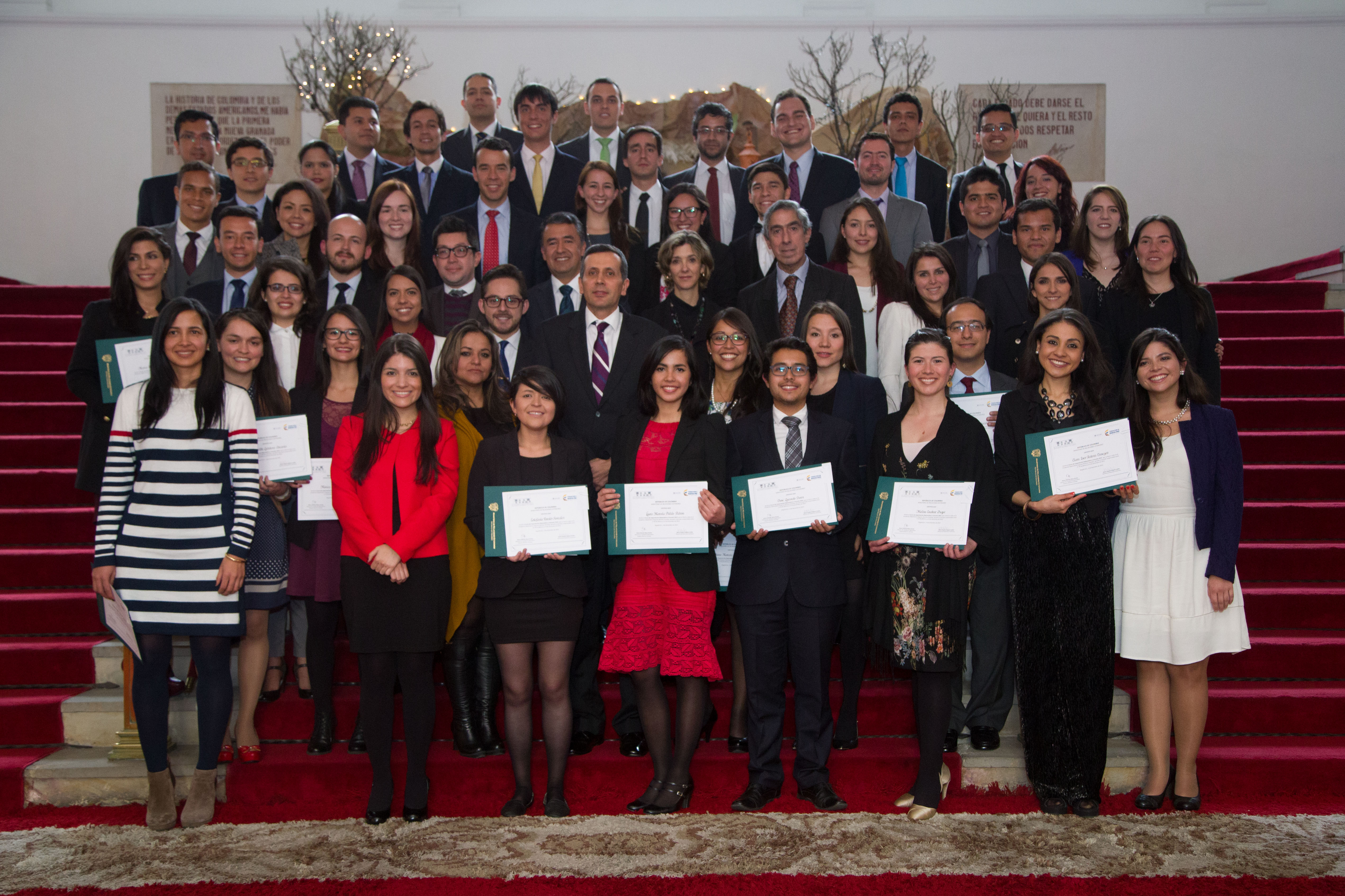 Con la presencia de la Viceministra  de Relaciones Exteriores y el Viceministro de Asuntos Multilaterales, se llevó a cabo la Ceremonia de Clausura del Curso de Capacitación Diplomática y Consular 2015