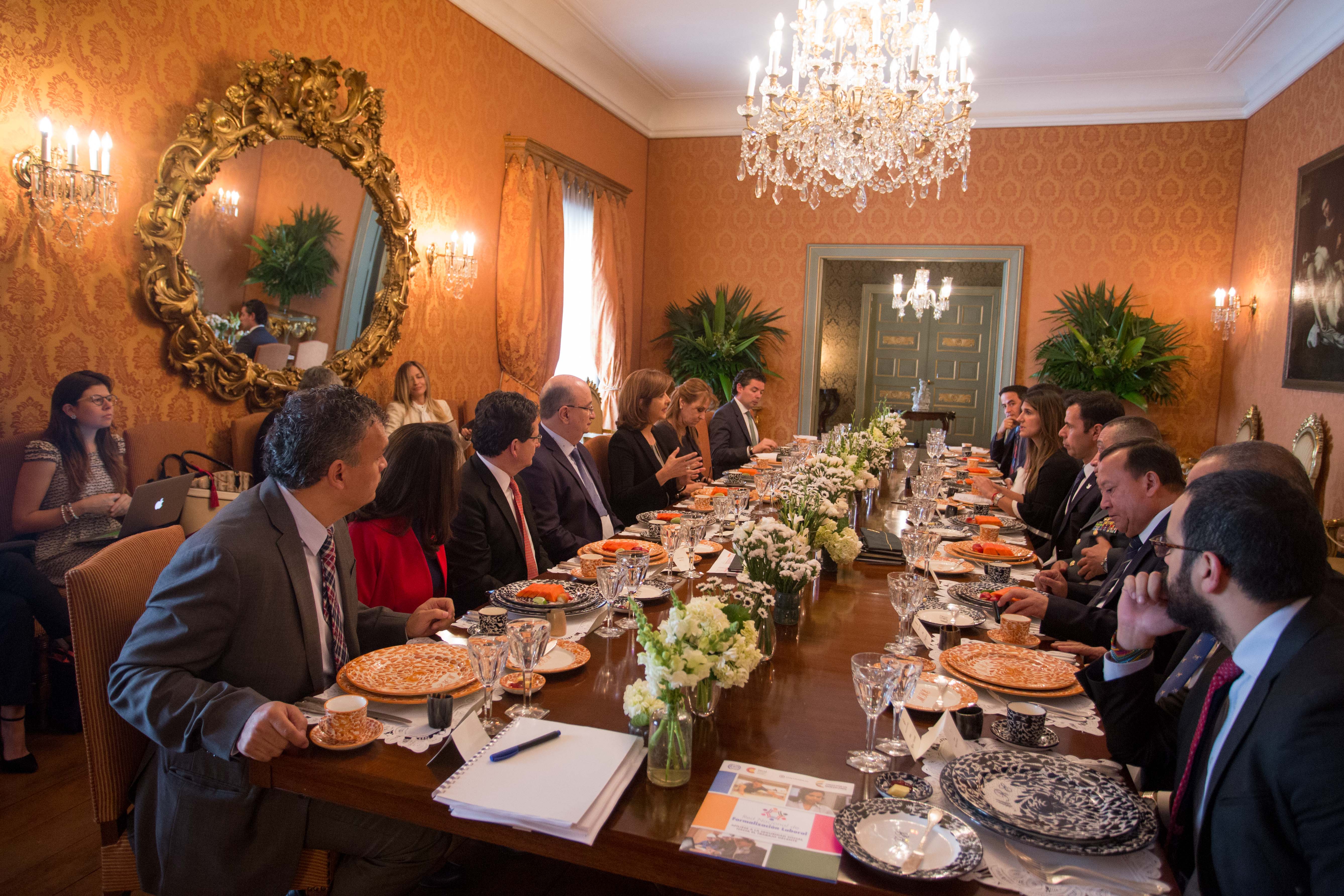 Canciller María Ángela Holguín se reunió con gobernadores de la frontera con Venezuela para evaluar las acciones implementadas entre el Gobierno Nacional y los entes territoriales