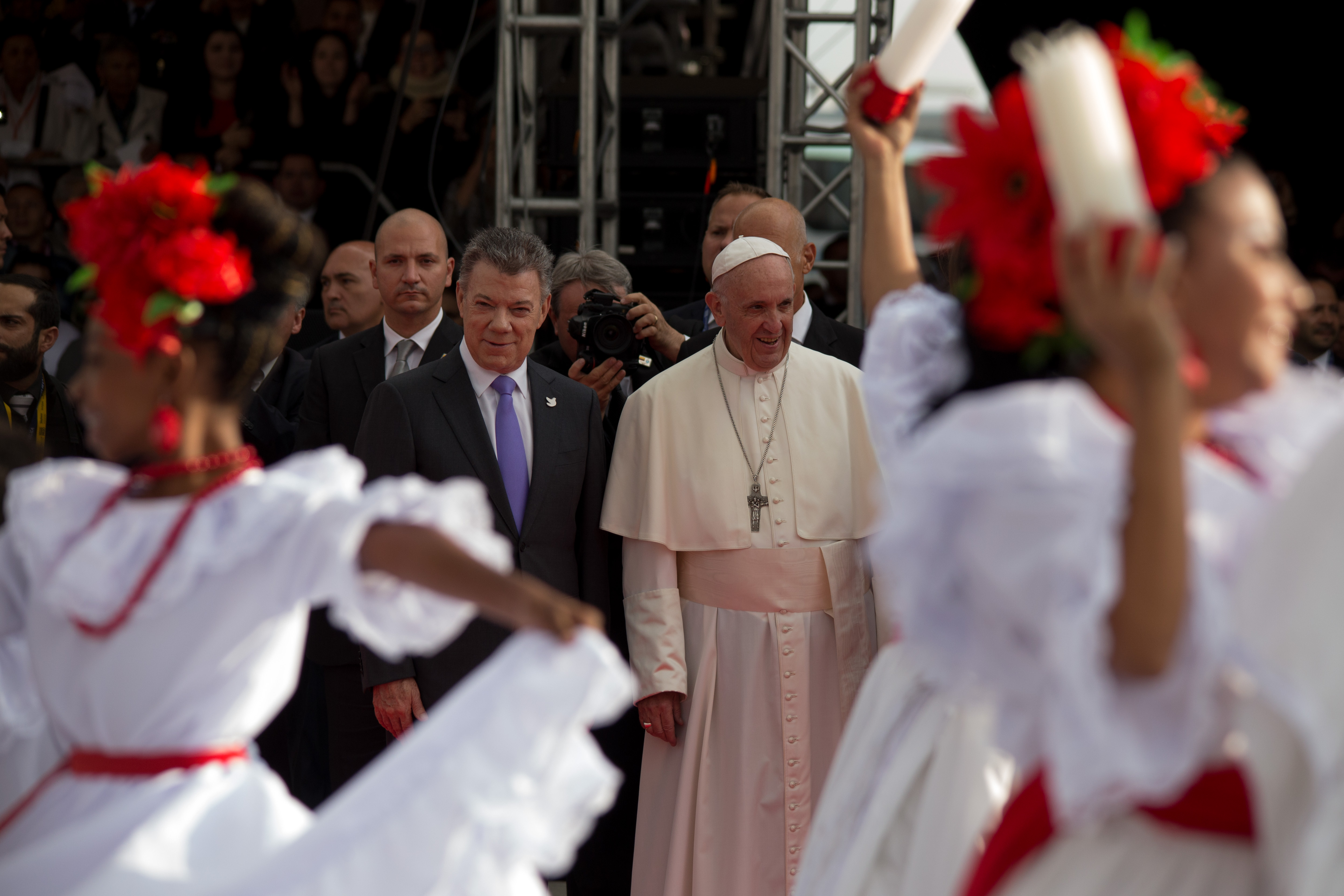 El Presidente Juan Manuel Santos acompañó al Papa Francisco a saludar a niños y uniformados heridos que dieron la bienvenida 