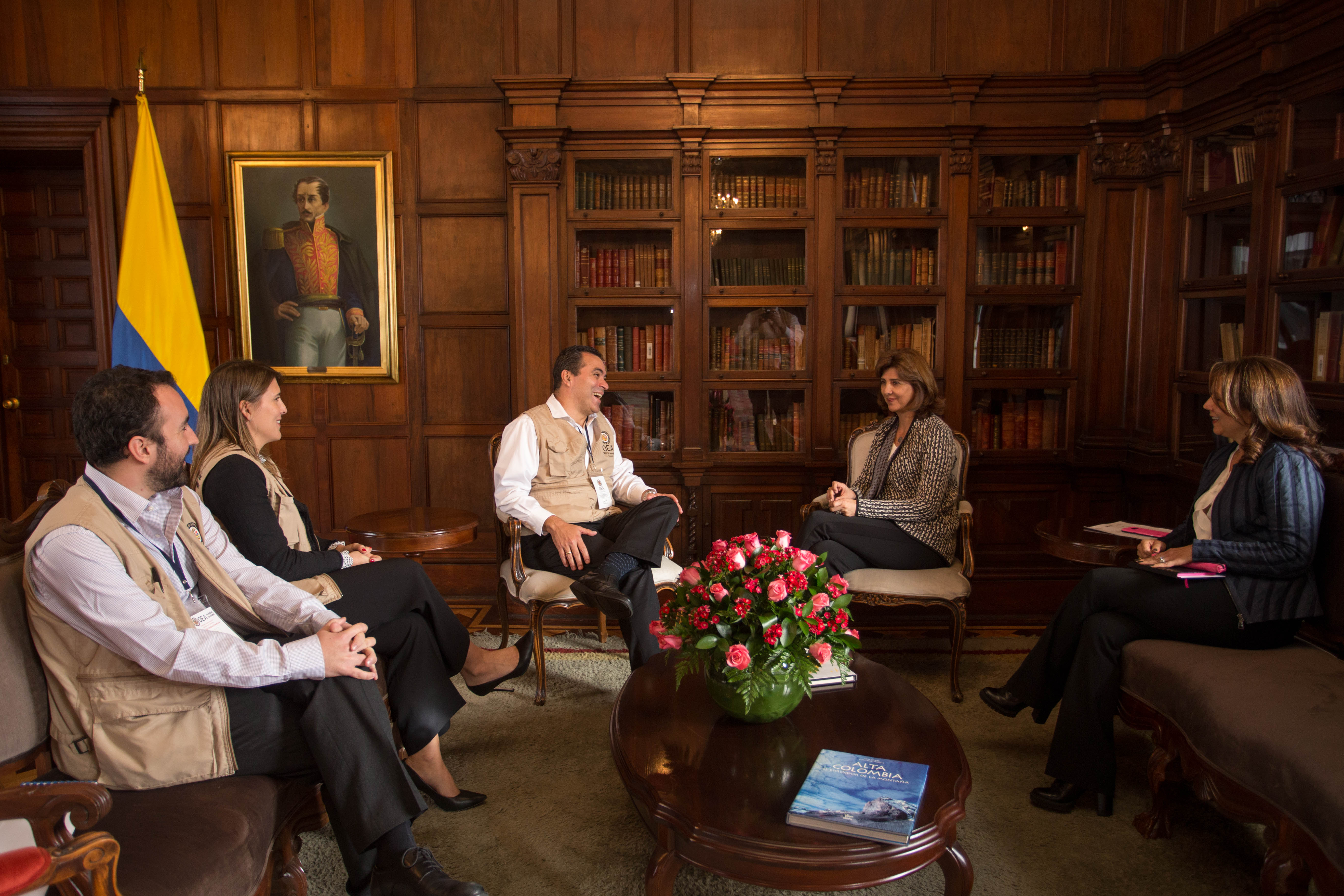 Canciller Holguín se reunió con el Jefe de la Misión de Veeduría Electoral de la Organización de los Estados Americanos (MVE/OEA) para las elecciones legislativas