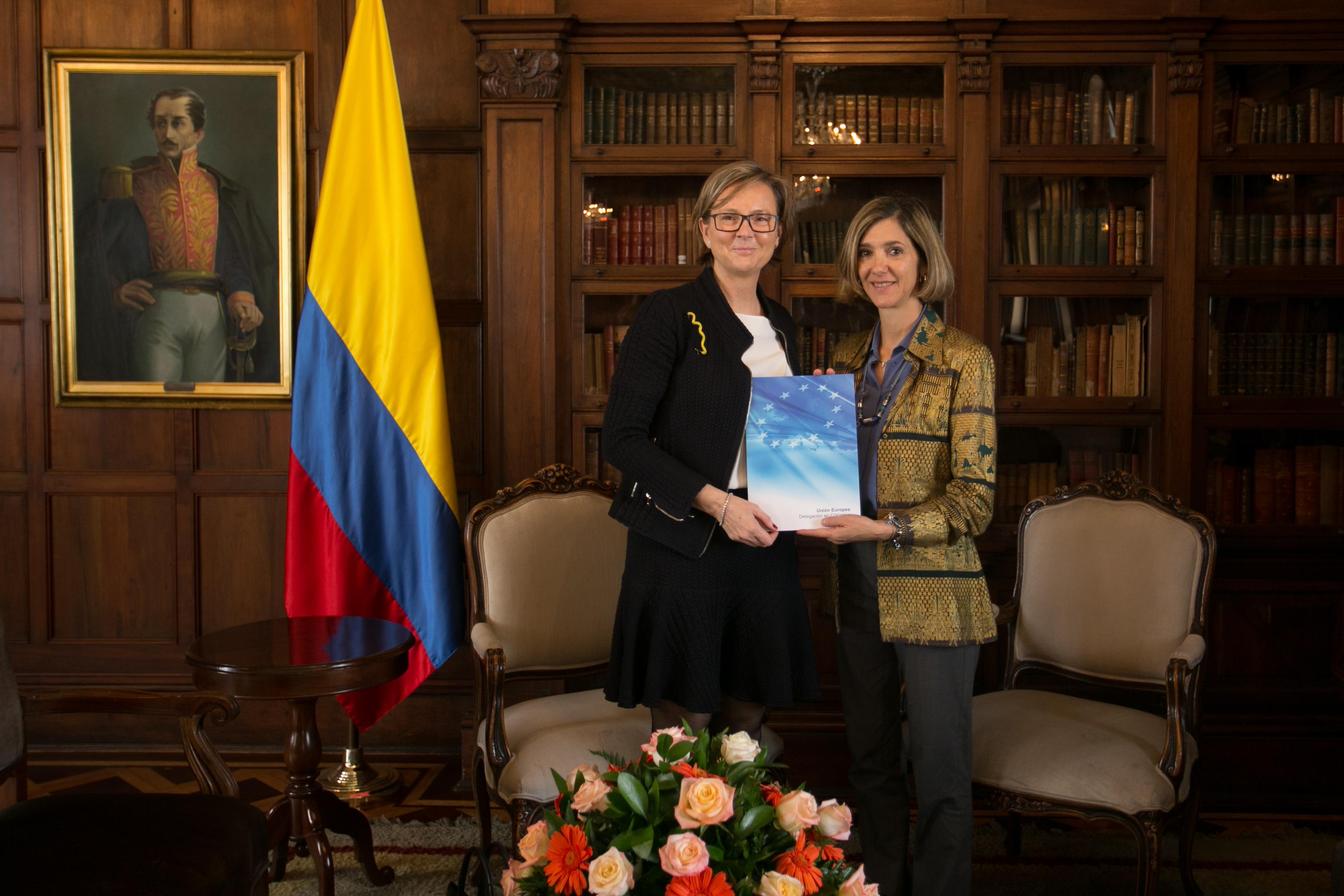 Viceministra de Relaciones Exteriores recibió las copias de cartas credenciales de la Embajadora y Jefe de la Delegación de la Unión Europea