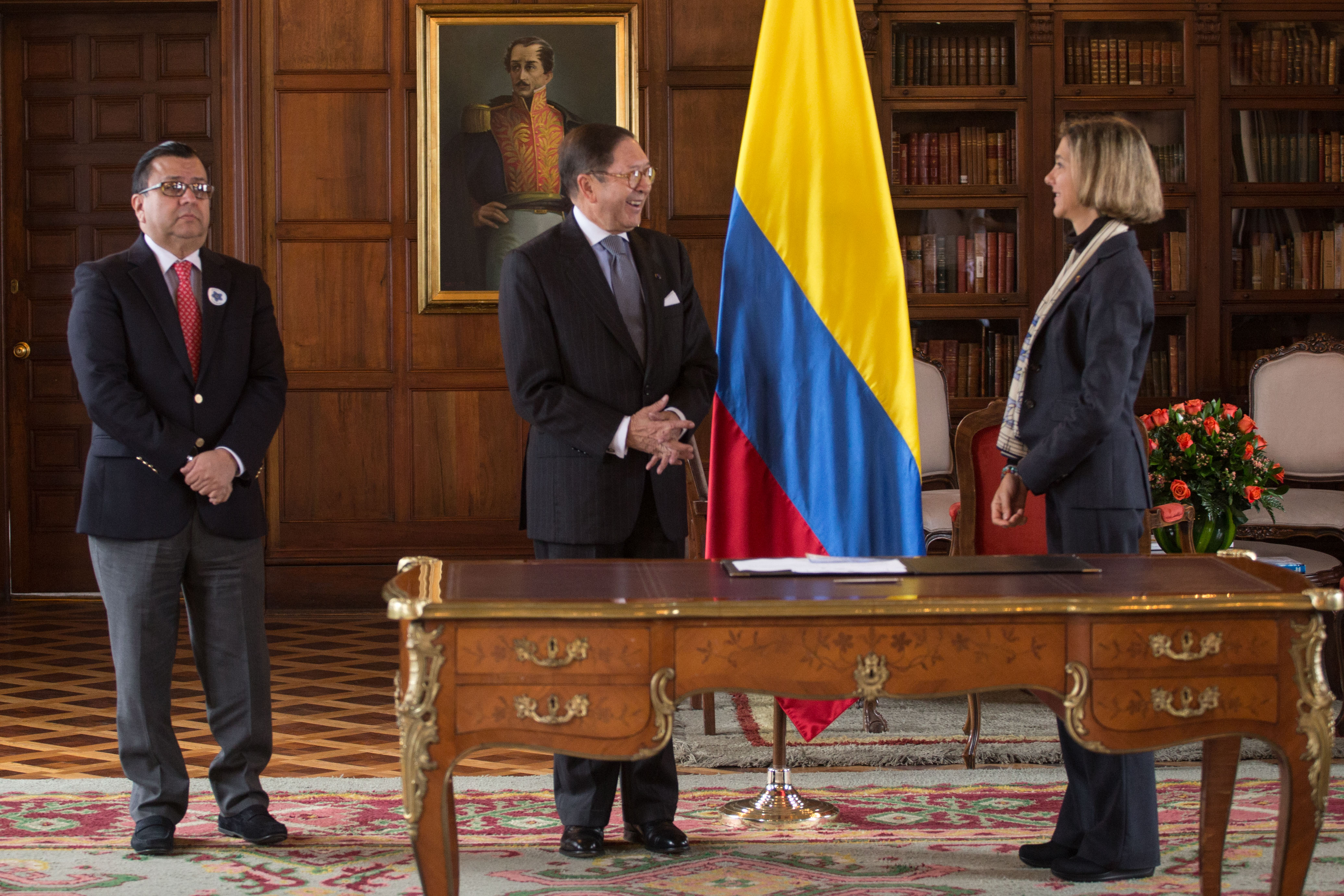 Julio Aníbal Riaño se posesionó como Embajador ante el Vaticano